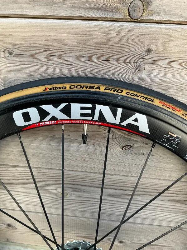 Tussen Particulieren - Carbon wielenset OXENA 2/4