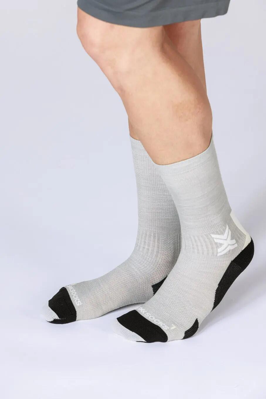 X-Socks Run Discover Merino Crew Socks Grey/Light Sand 4/5