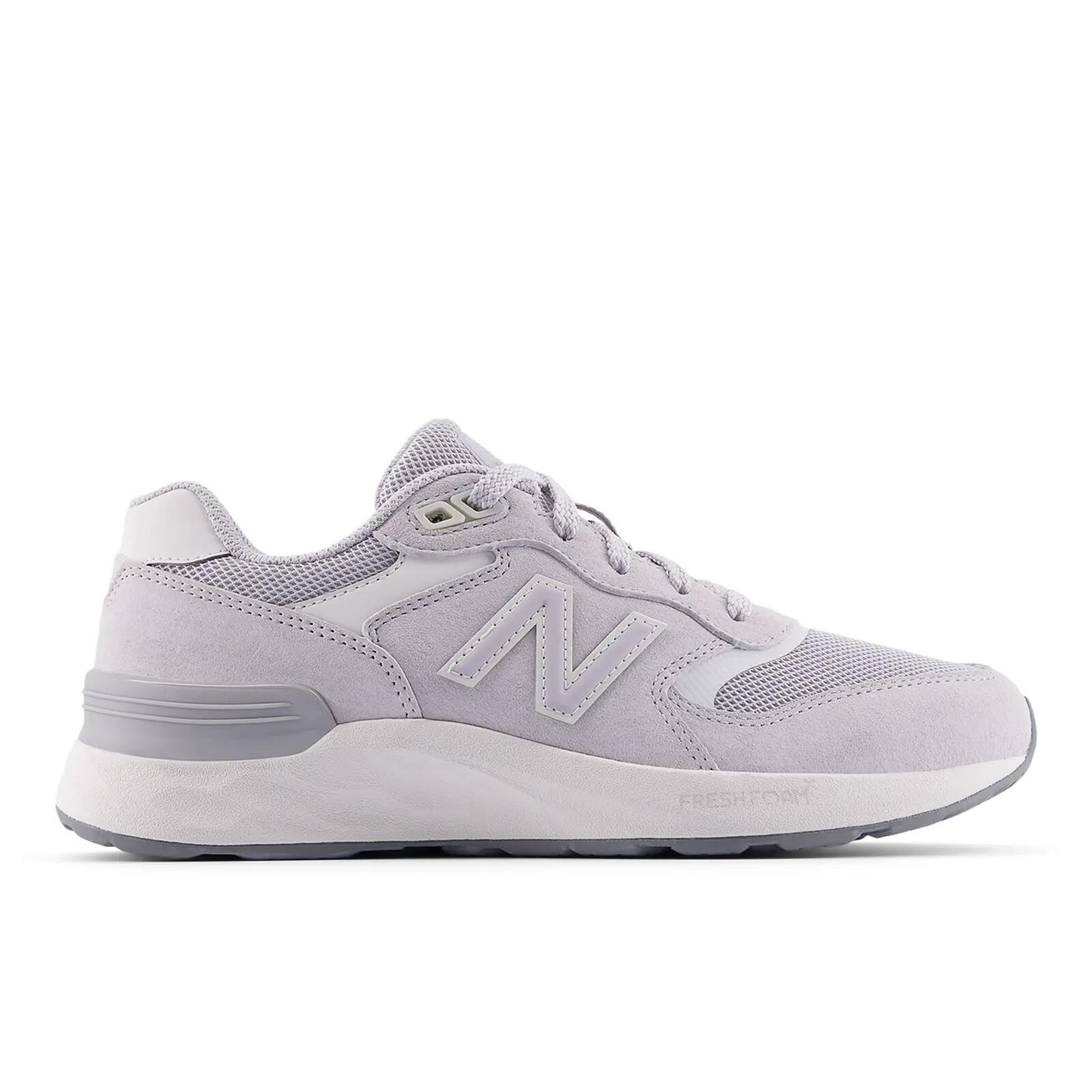 NEW BALANCE picture
