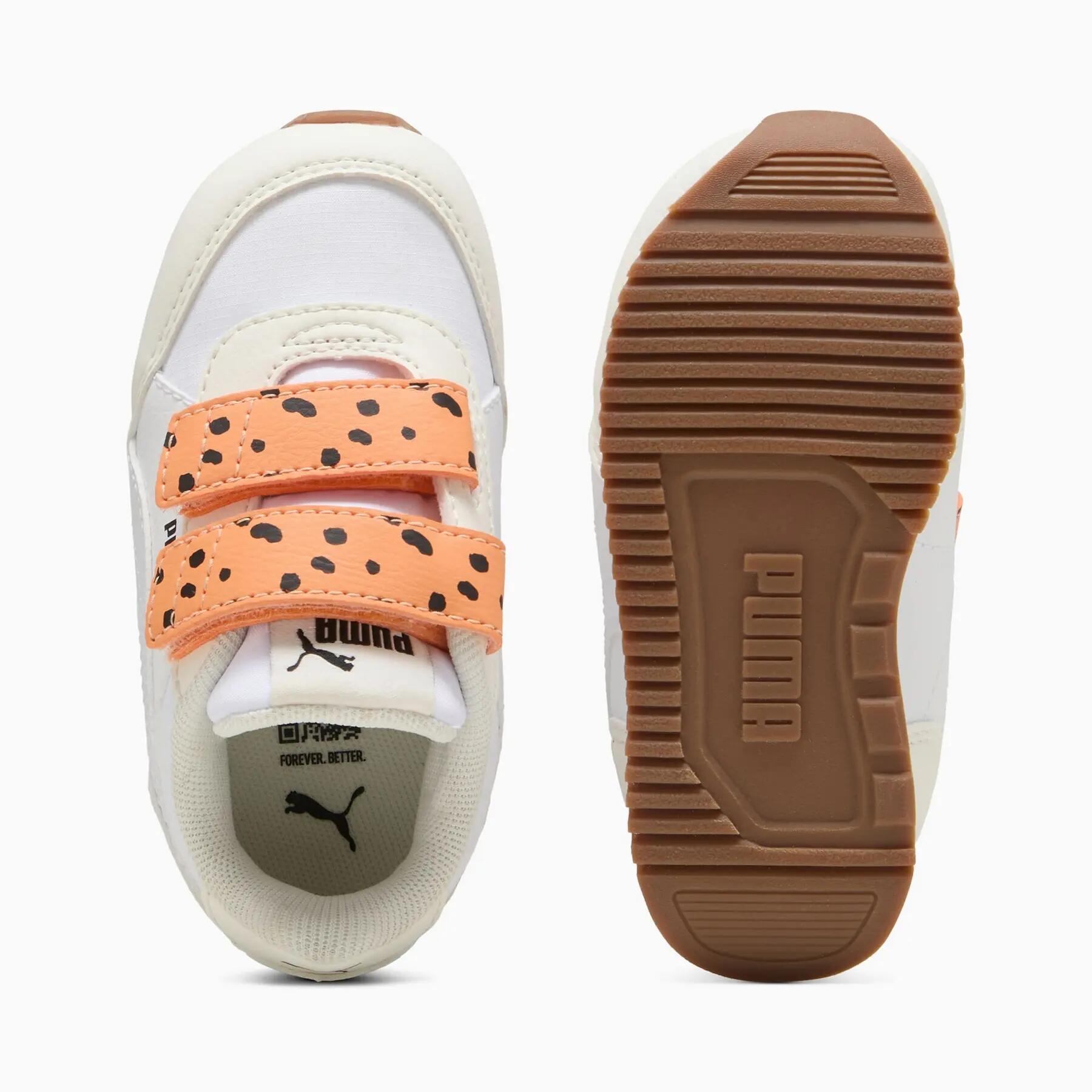 Tênis esportivo infantil Puma ADAPTOR MATCH V INF branco 40149703 tamanho 22 3/6