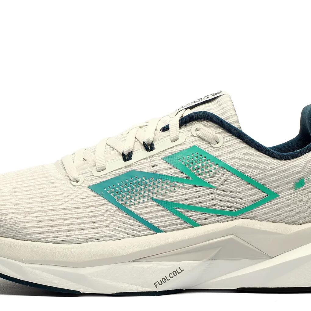 Мъжки обувки за бягане New Balance FuelCell Propel v5 - Сиви