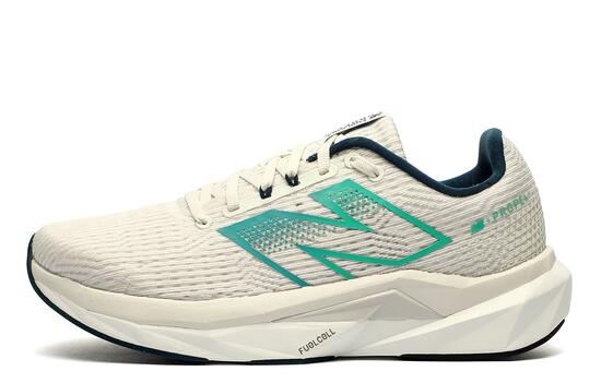 Chaussures de course New Balance FuelCell Propel v5 pour homme - Gris
