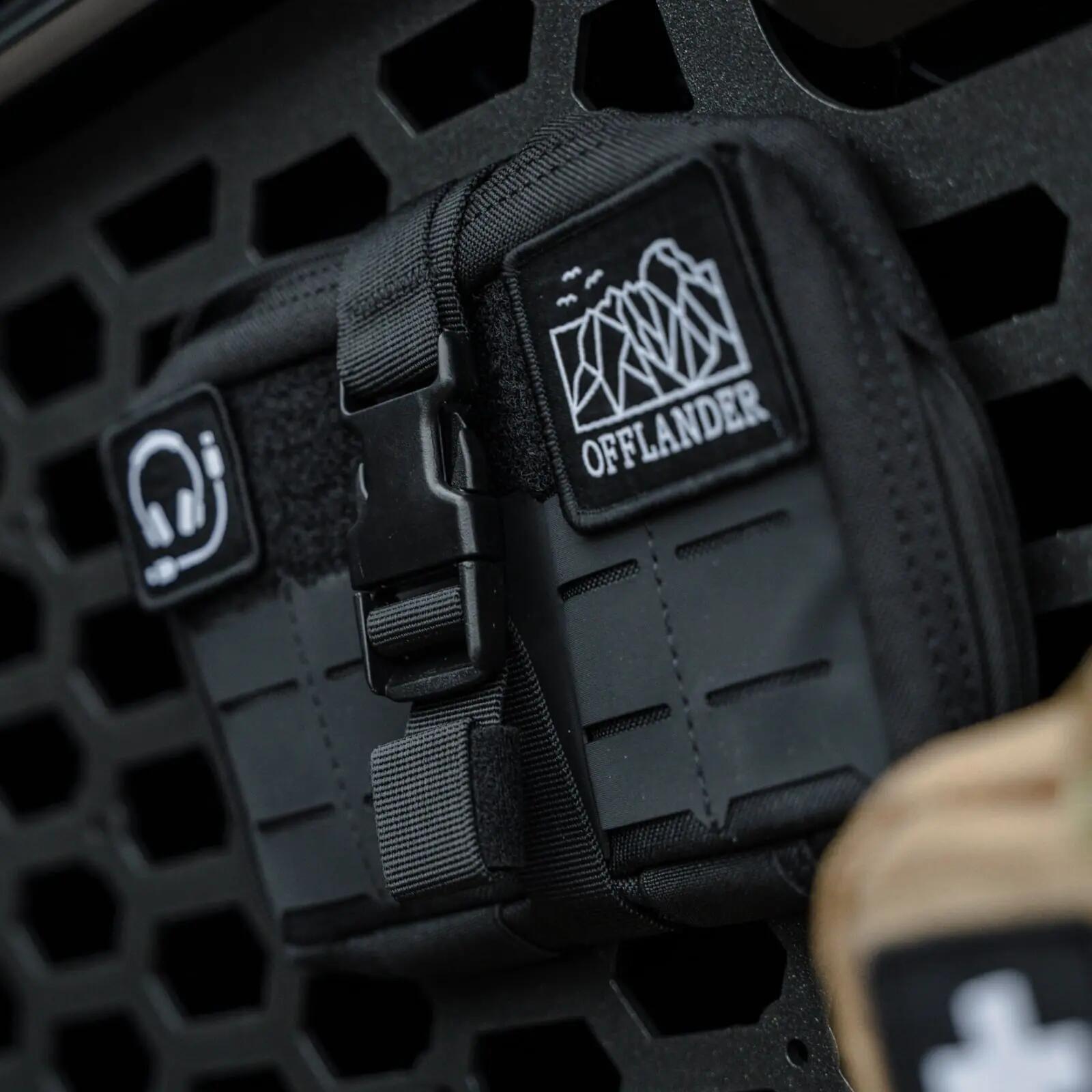 Bolsa tática OFFLANDER Molle com velcro para bateria externa e cabos, preta. 3/6