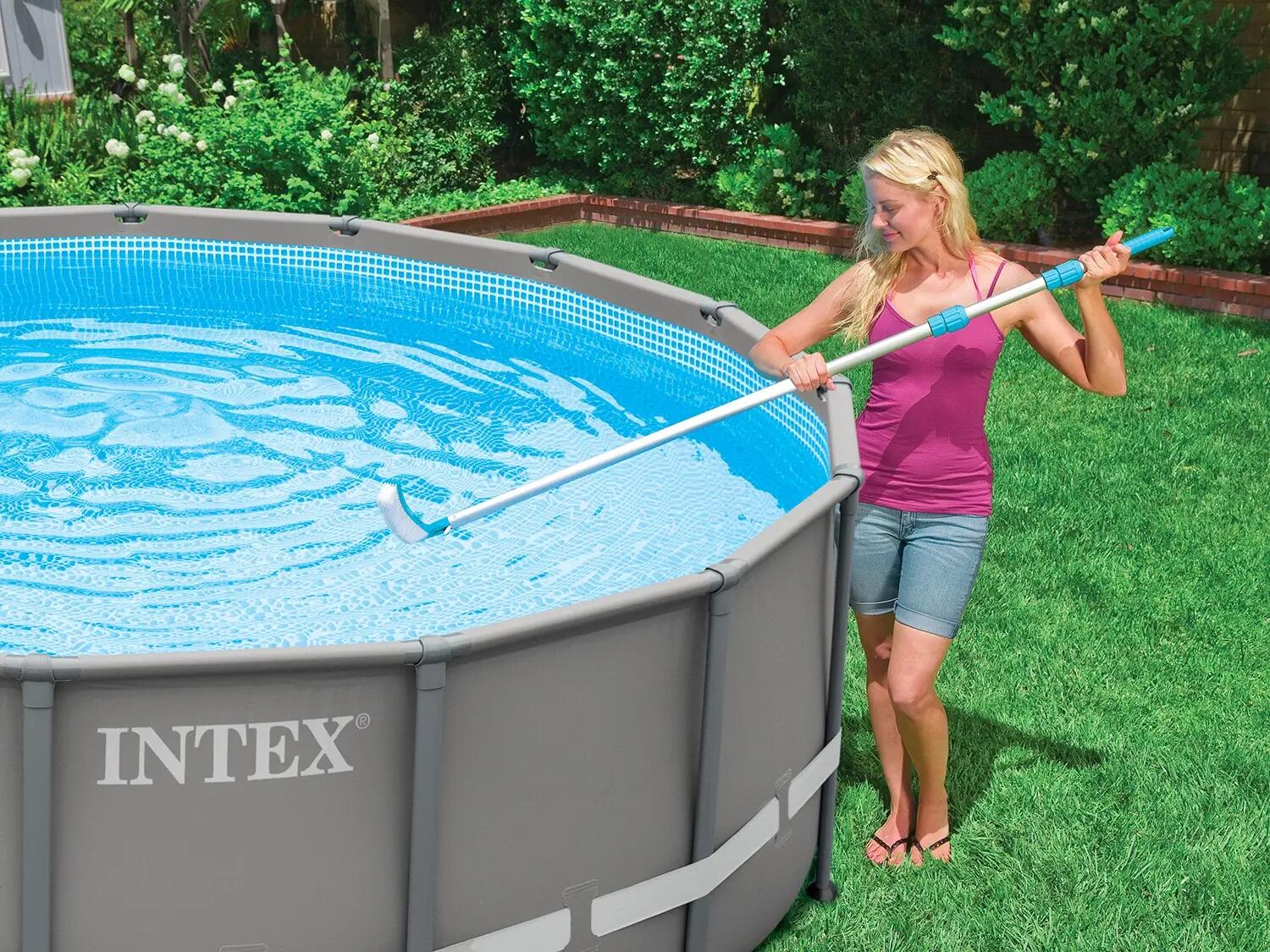 INTEX 29053 Borstel voor het reinigen van de bodem en wanden van het zwembad 2/2