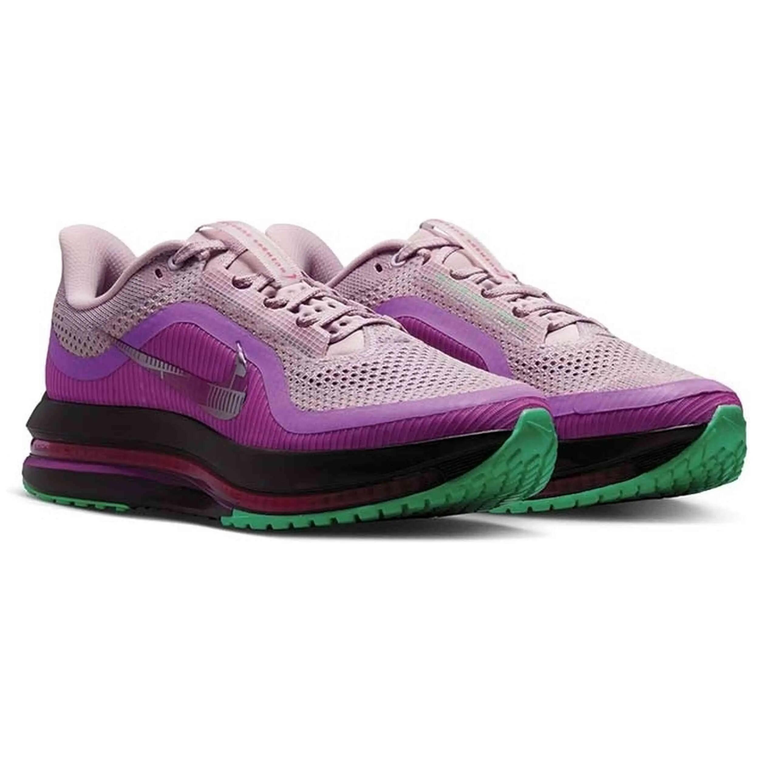 Chaussures de course Nike modèle Nike Pegasus Premium "Faith Kipyego pour femmes 3/5