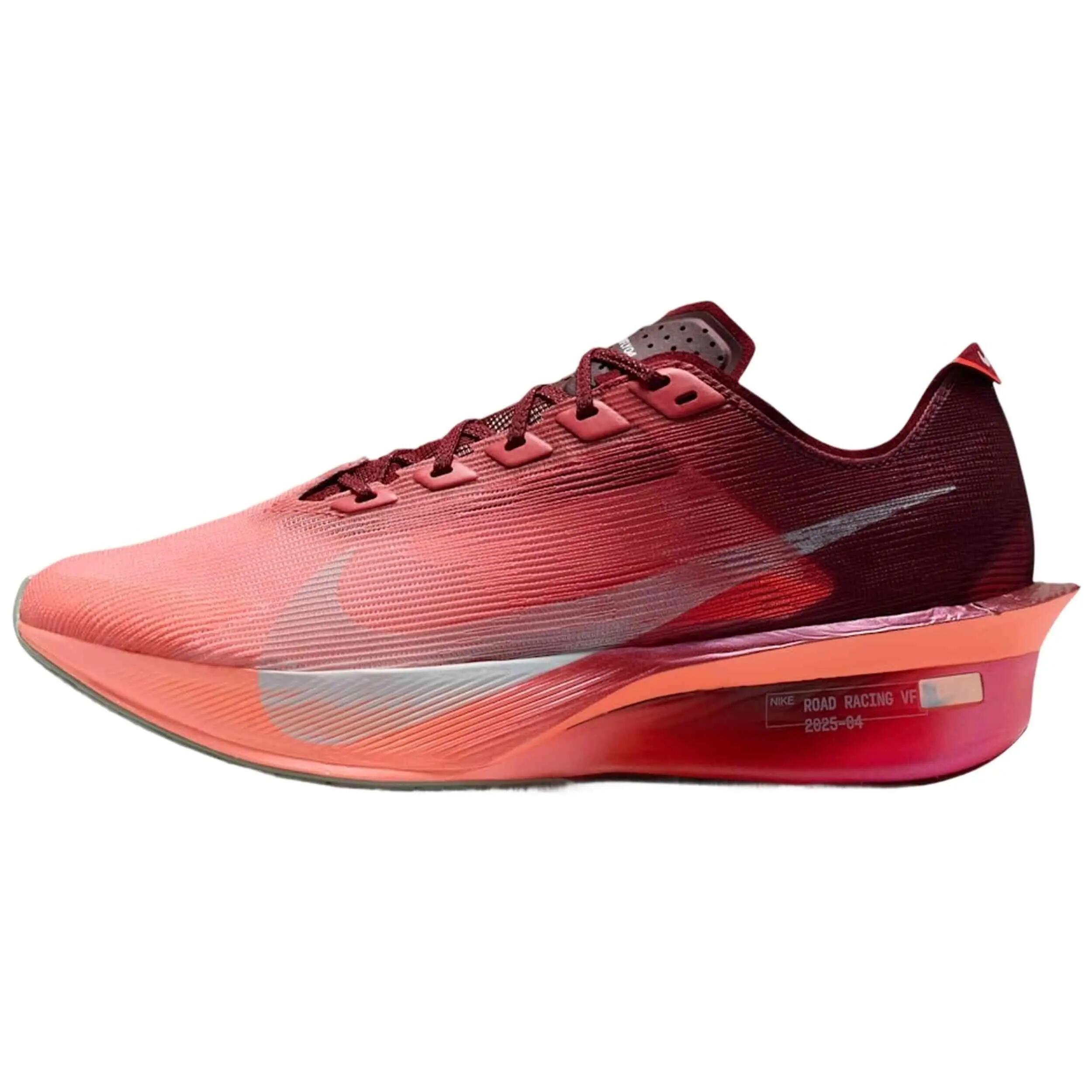 Chaussures de course Nike modèle IR2311-600 pour femmes 2/5