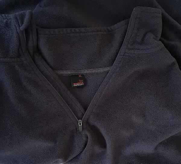 Tussen Particulieren - Grijze sportieve fleece-trui 2/5