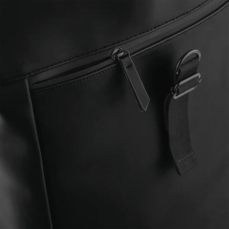 Sac à dos avec rabat roll-top en polyuréthane mat - Black - One Size
