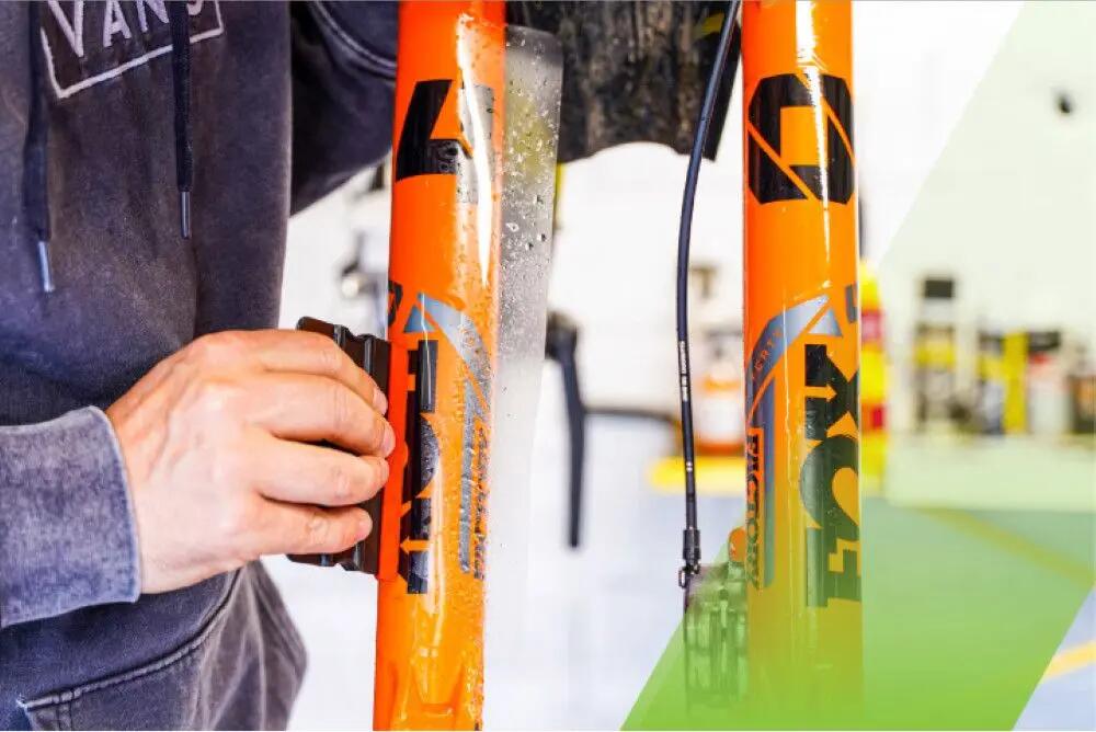 RAD x Monkey's Gabel-Schutzset für Fox 38, Baujahr 2024 2/2