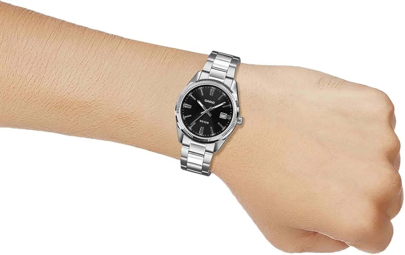Casio Analoog  Horloge Zilverkleurig/Zwart UTP-1302PD-1AVEF 5/6