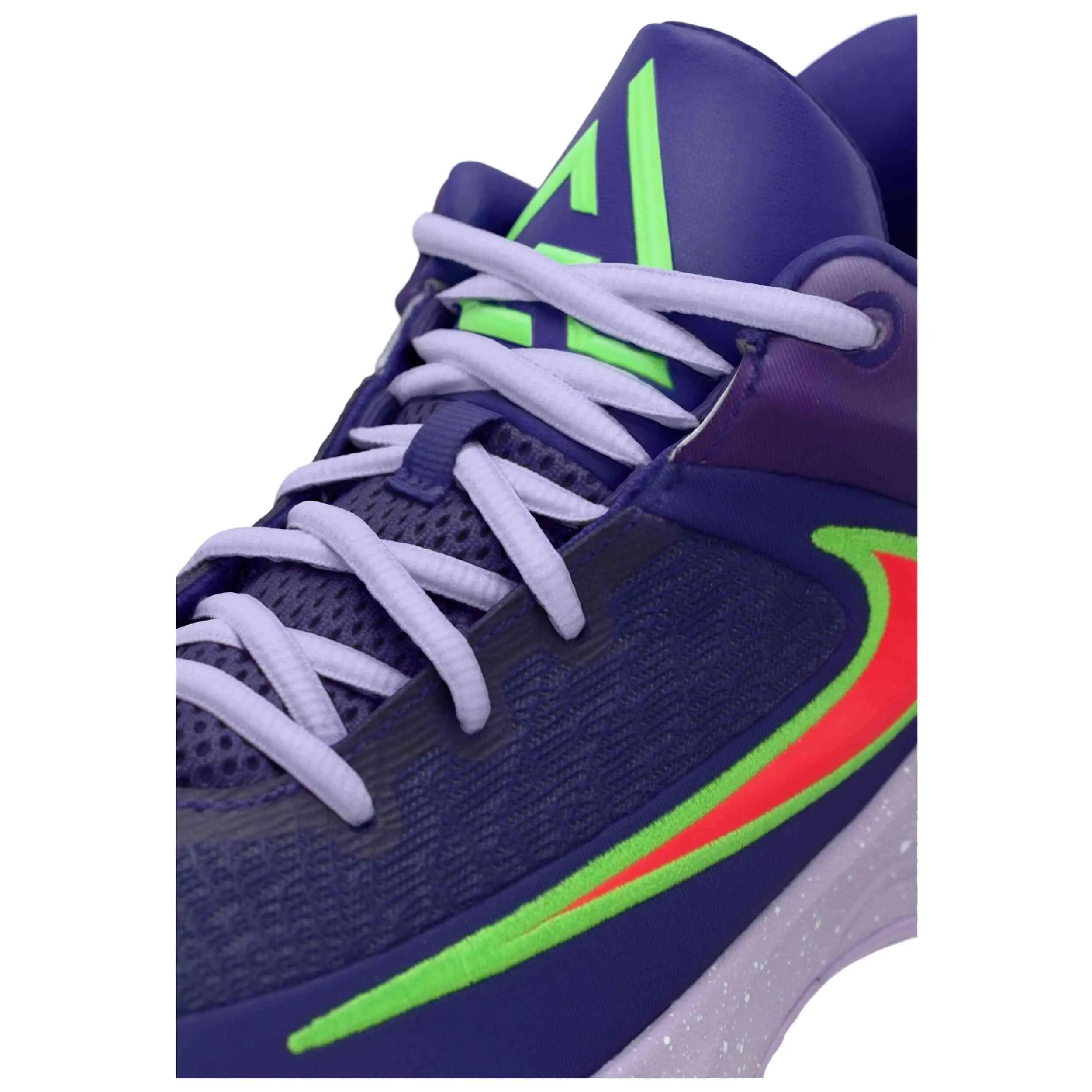 Tênis de basquete Nike modelo FQ3680-502 para homem 4/4
