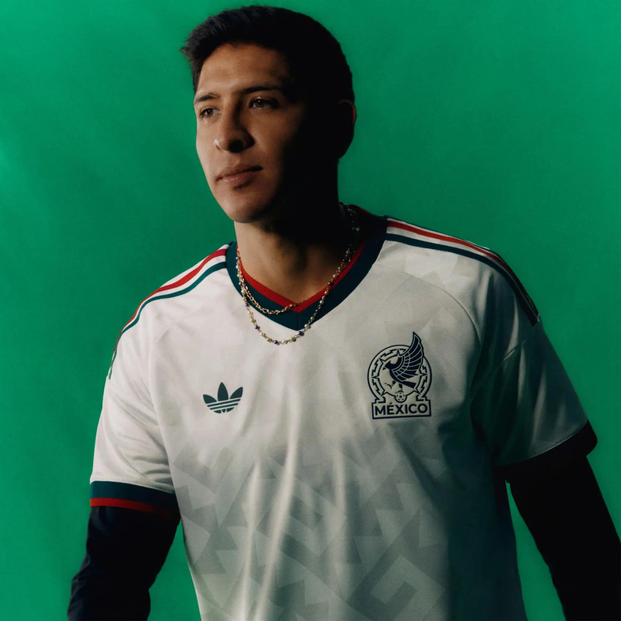 Mexico 26 Away Authentic Jersey 6/8
