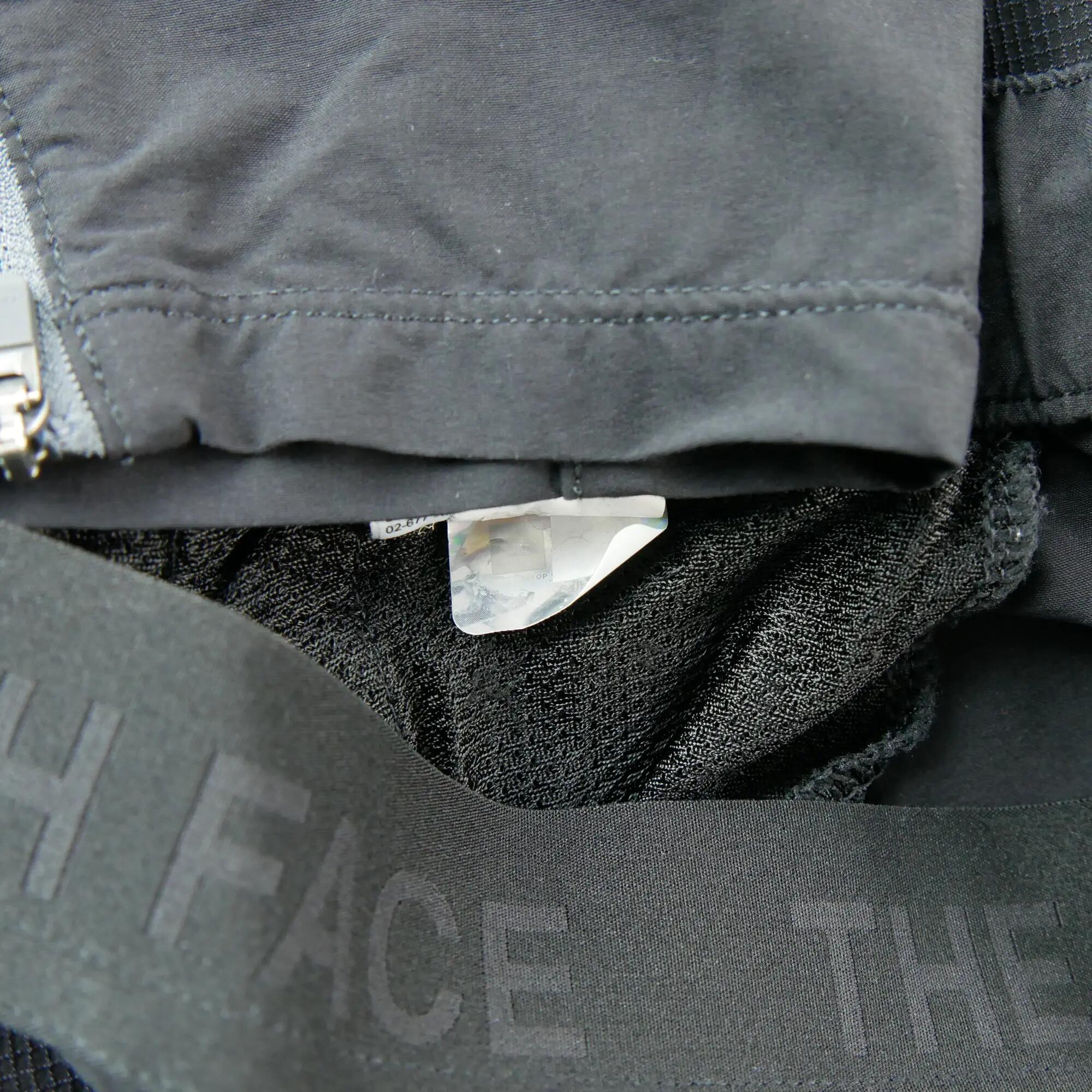 Tweedehands - Joggings heren The North Face running broek zwart - Als nieuw 7/7
