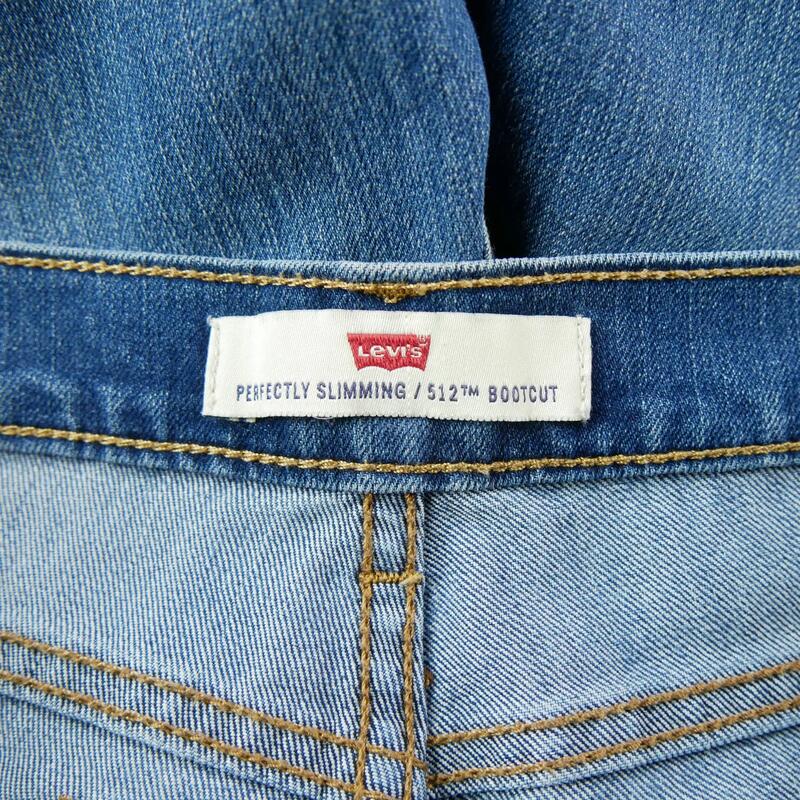 Second life - Jeans damă Levi Strauss W35/L28 evazați - Foarte bun