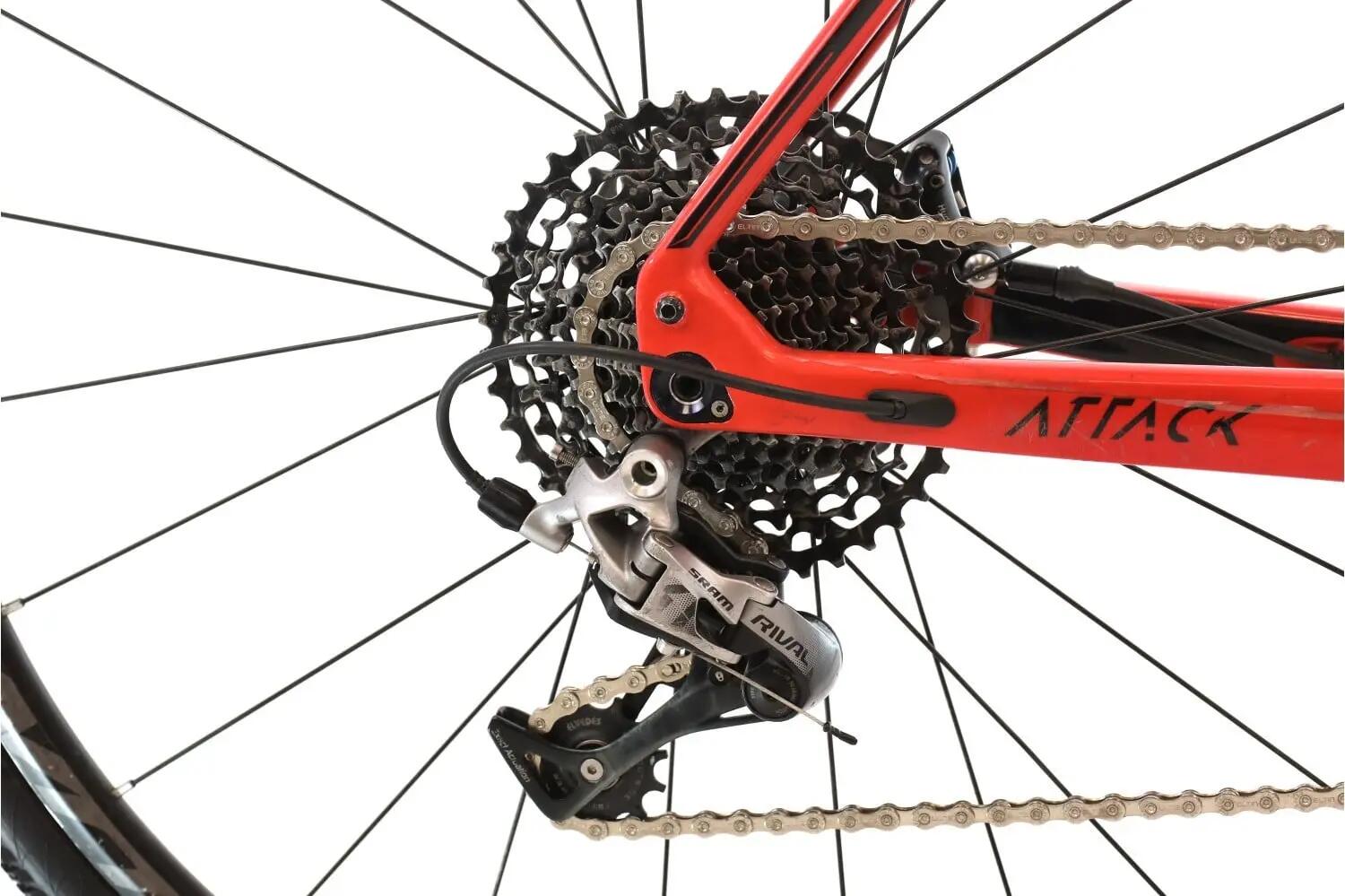 Bici gravel ricondizionata ·  Attack CX 30 · Ottimo stato 3/8