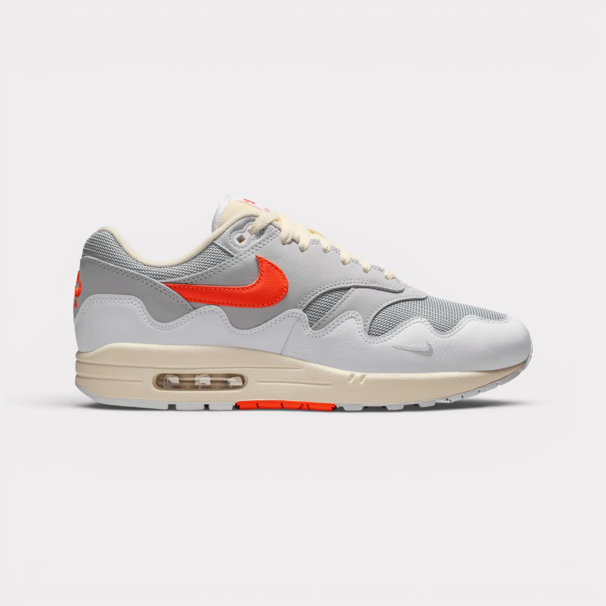 NIKE picture