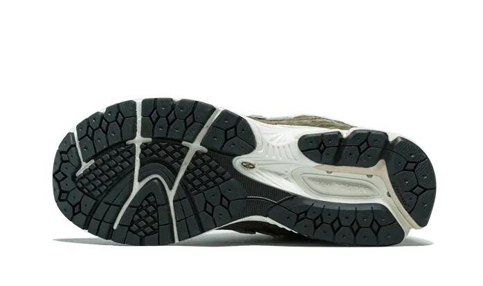 Schoenen - Lifestyle - Heren - 2002R - Comfortabel, stijlvol - olive/bruin 2/3
