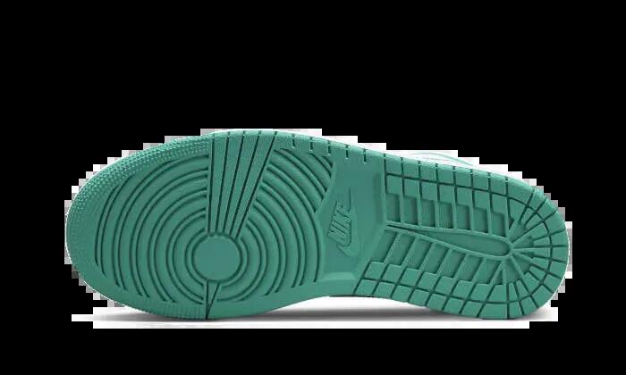 Schoenen - air jordan 1 low new emerald - wit/groen 2/3