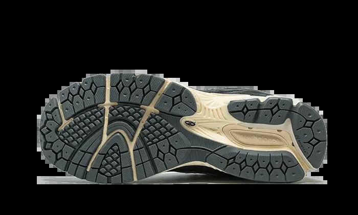 Scarpe - Running - Uomo - Leggere, ammortizzate - 2002R - Nero/Dark Grey/Phantom 3/4