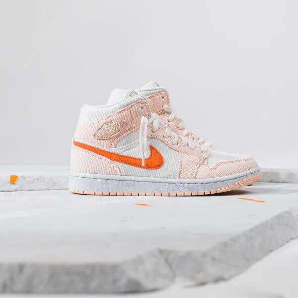 Schuhe - lifestyle - mid-top in cord - air jordan 1 mid - sail/arctic pink/red 4/6