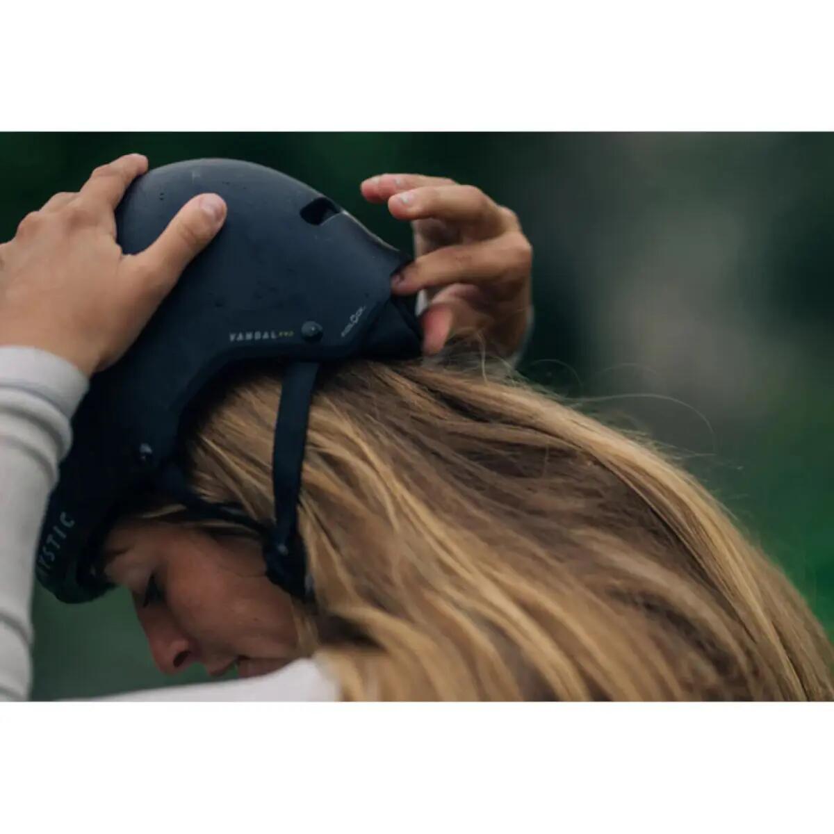 Mystic Vandal PRO Helmet 4/7