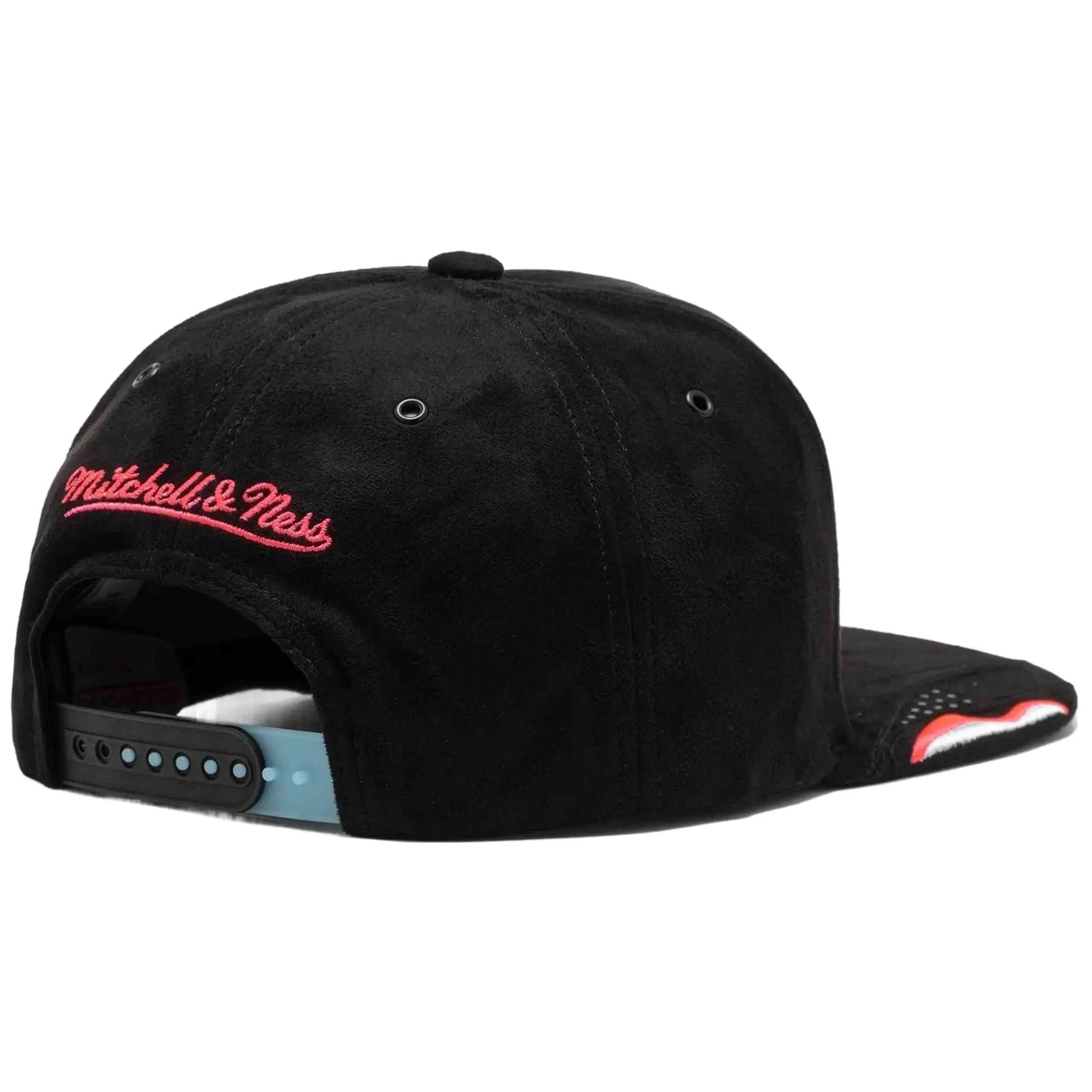 MITCHELL & NESS picture