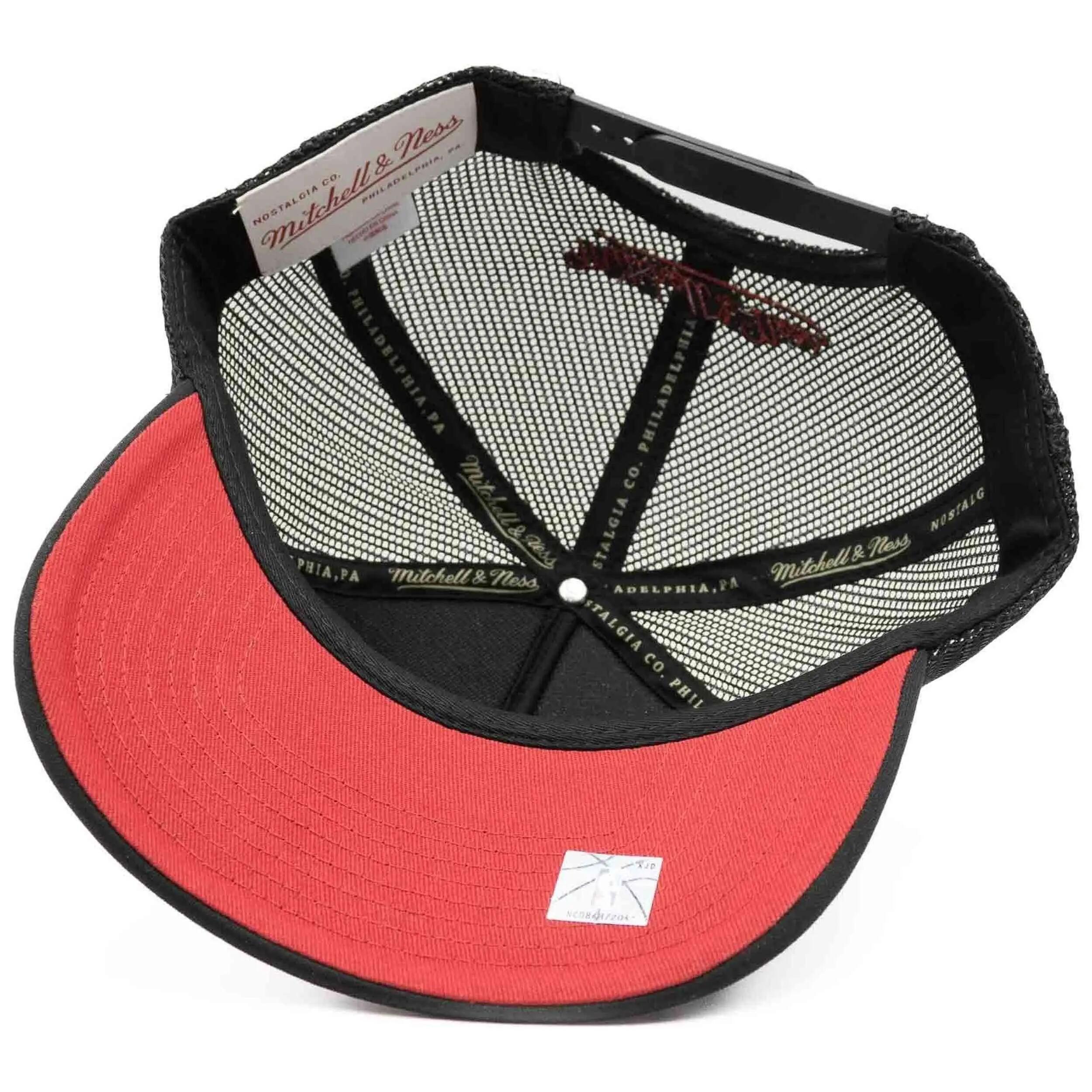 Boné Mitchell & ness modelo Miami Heat Billboard Trucker para unissex 4/5