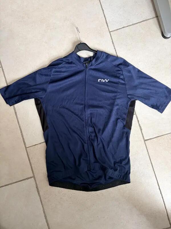 Entre Particuliers - Maillot vélo 2/3