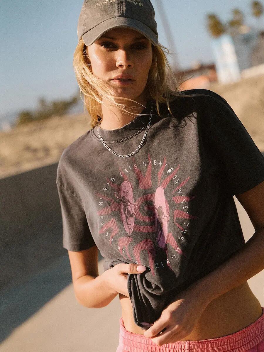 T-shirt relaxed z nadrukiem damski 4F 4FRSS26TTSHF4517 6/7