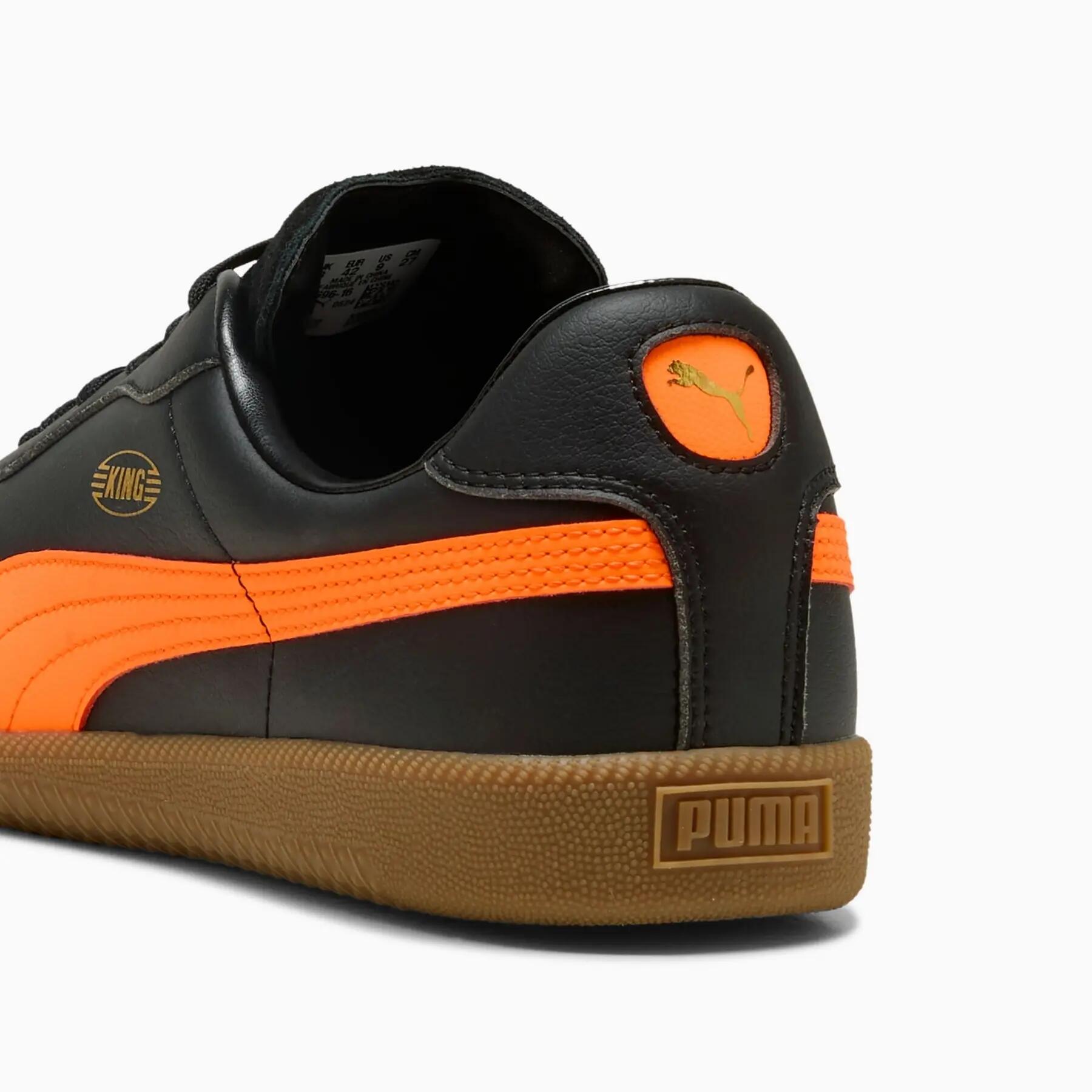 Scarpe da interno da uomo Puma KING 21 IT nere 10669616 taglia 42 6/7