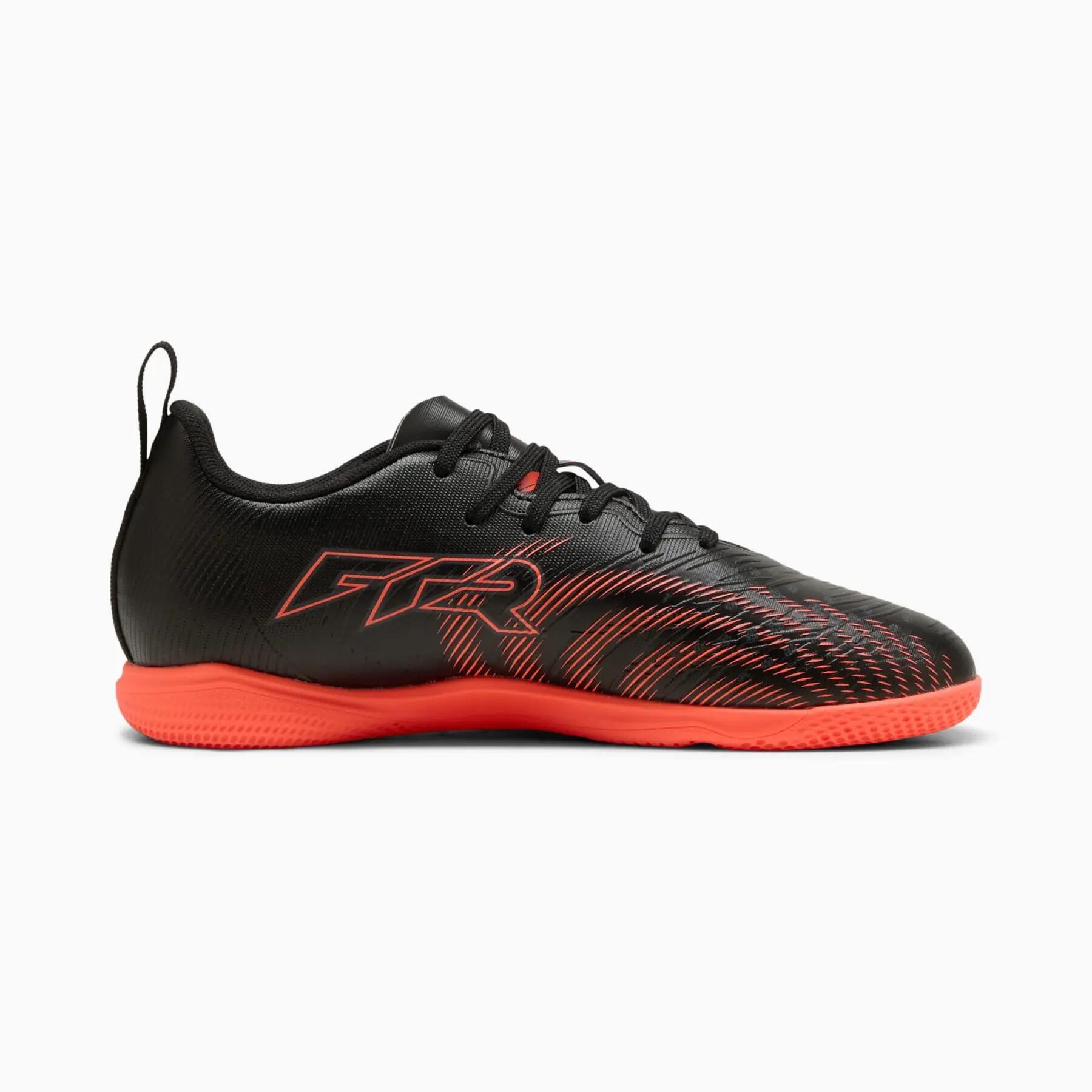 Scarpe da interno per ragazzi Puma FUTURE 9 PLAY IT JR nere 10892702 r 33 4/7