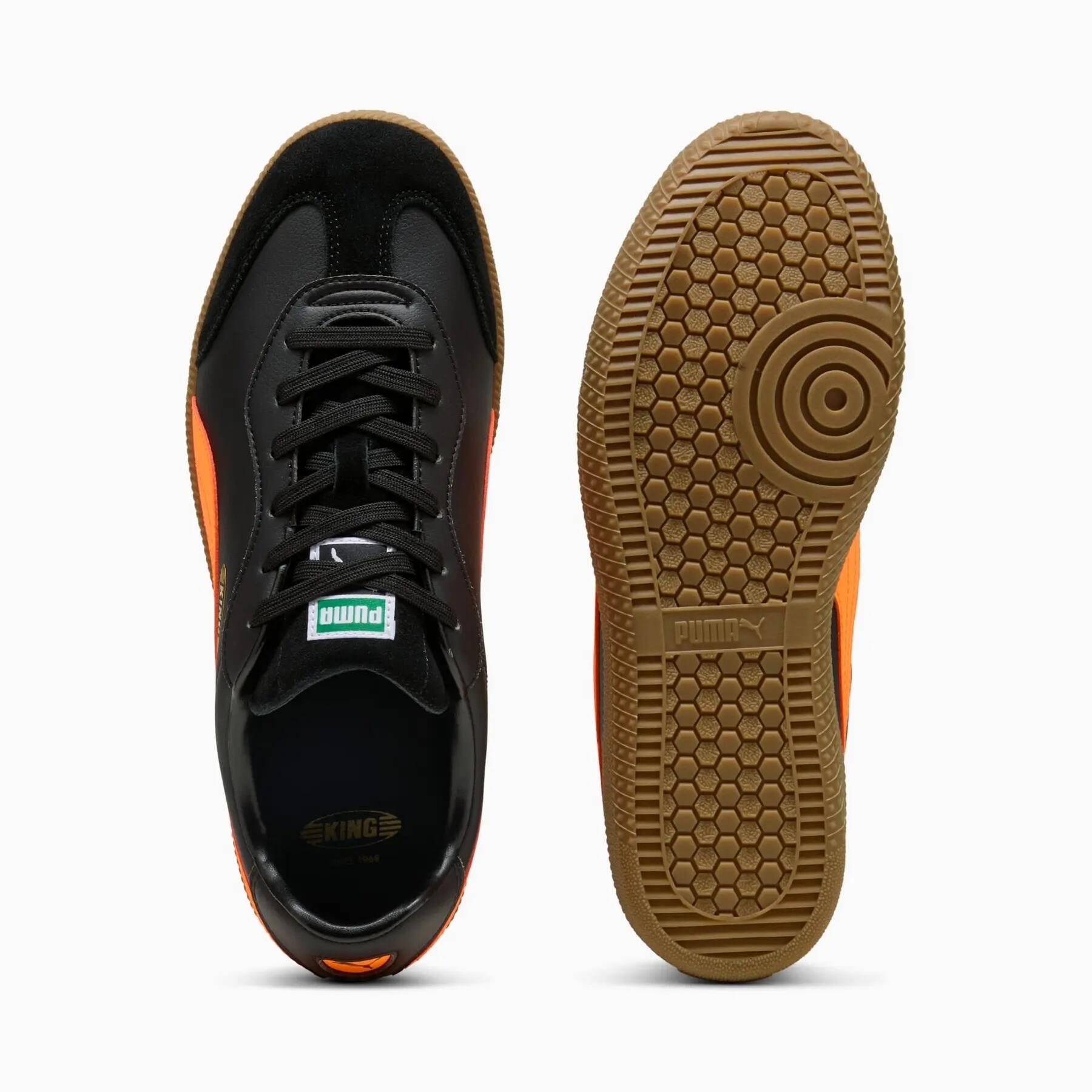 Scarpe da interno da uomo Puma KING 21 IT nere 10669616 taglia 42 3/7