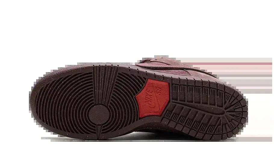 Schoenen - Skate - Unisex - SB Dunk Low City of Love - Burgundy Crush. 4/4