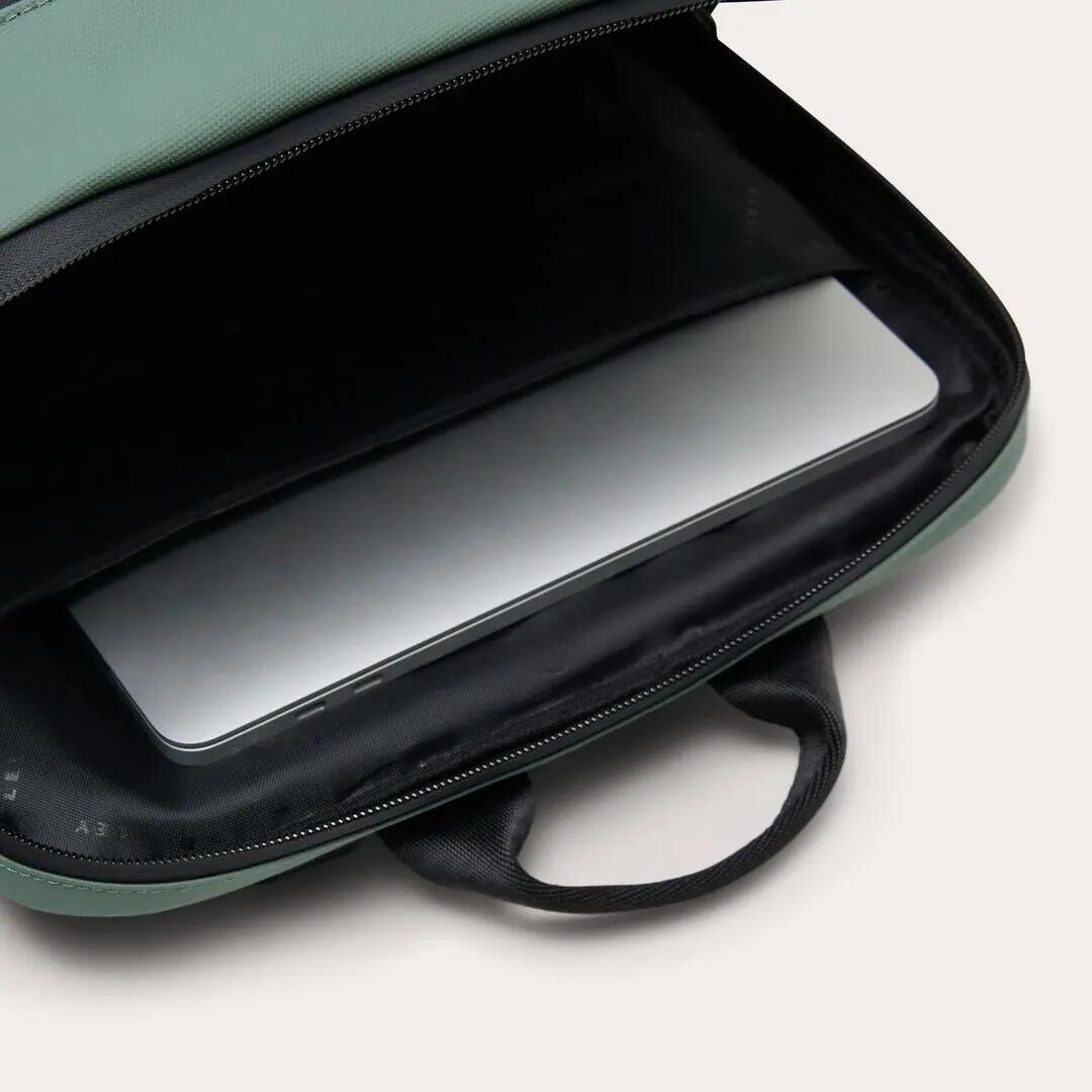 Mochila Oakley ROVER LAPTOP 18 L Unissex Urbana Verde FOS901478-74O 3/4
