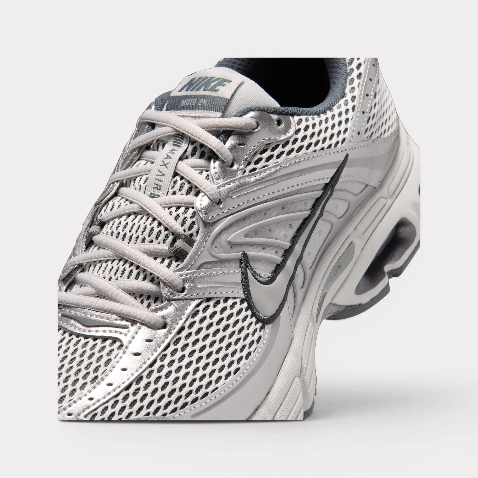 Nike Air Max Moto 2K - Vast Grey 7/7