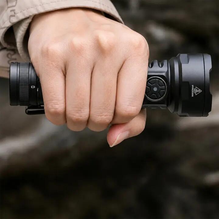 Latarka turystyczna Sofirn SR15 akumulatorowa 4500 lm 7/7