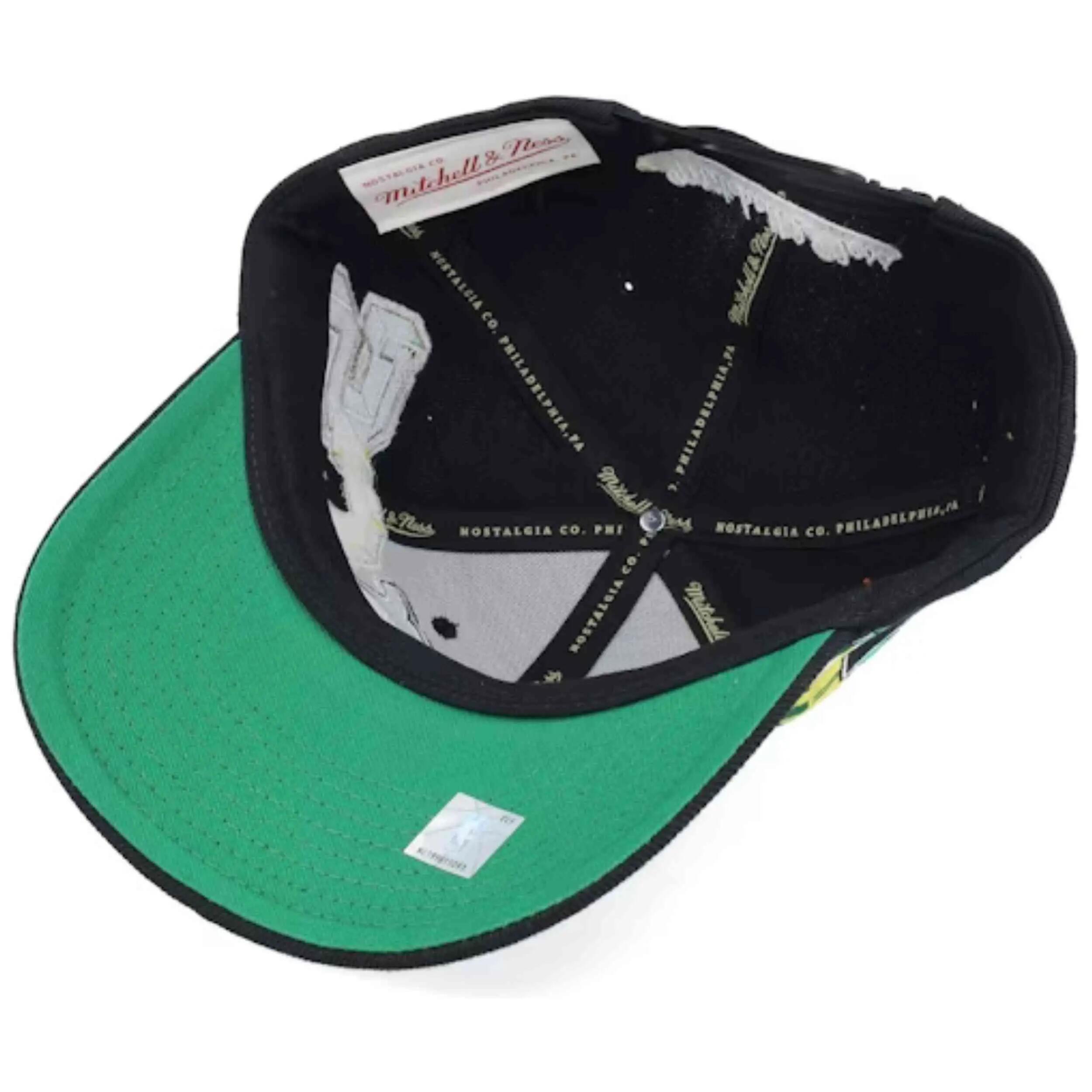 Boné Mitchell & ness modelo Boston Celtics Hyper Type Pro Black Adj para unissex 3/4
