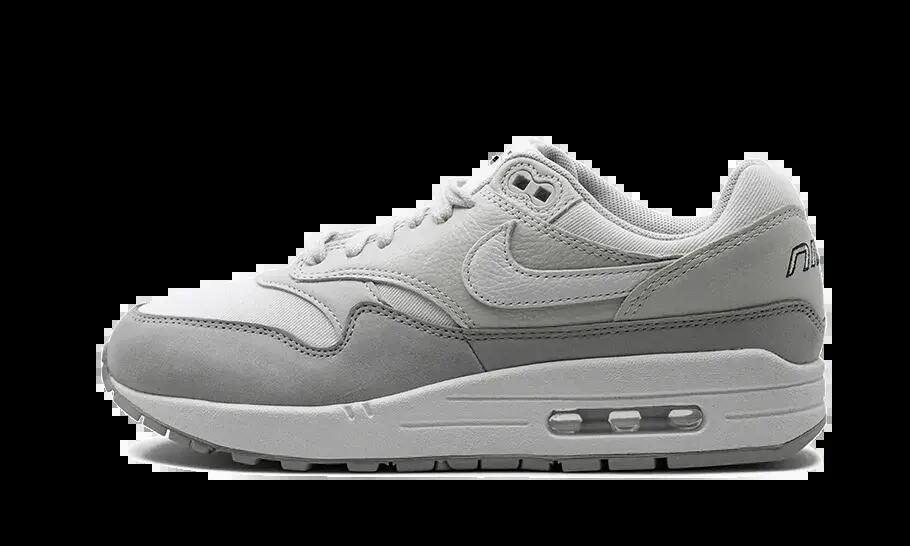 NIKE picture