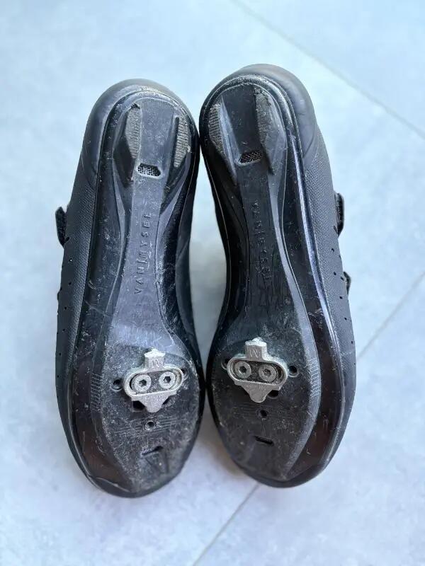 Entre Particuliers - Chaussures de cyclisme ROAD 100 de couleur noir Va 3/3