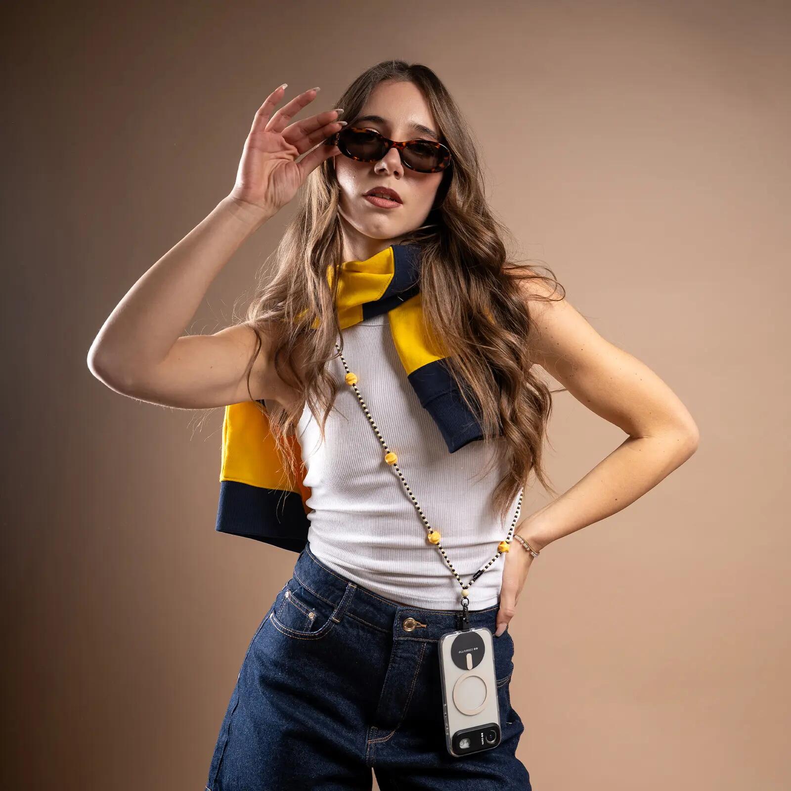 Bijoux Lace- laccio a tracolla e collana universale per smartphone 3/4