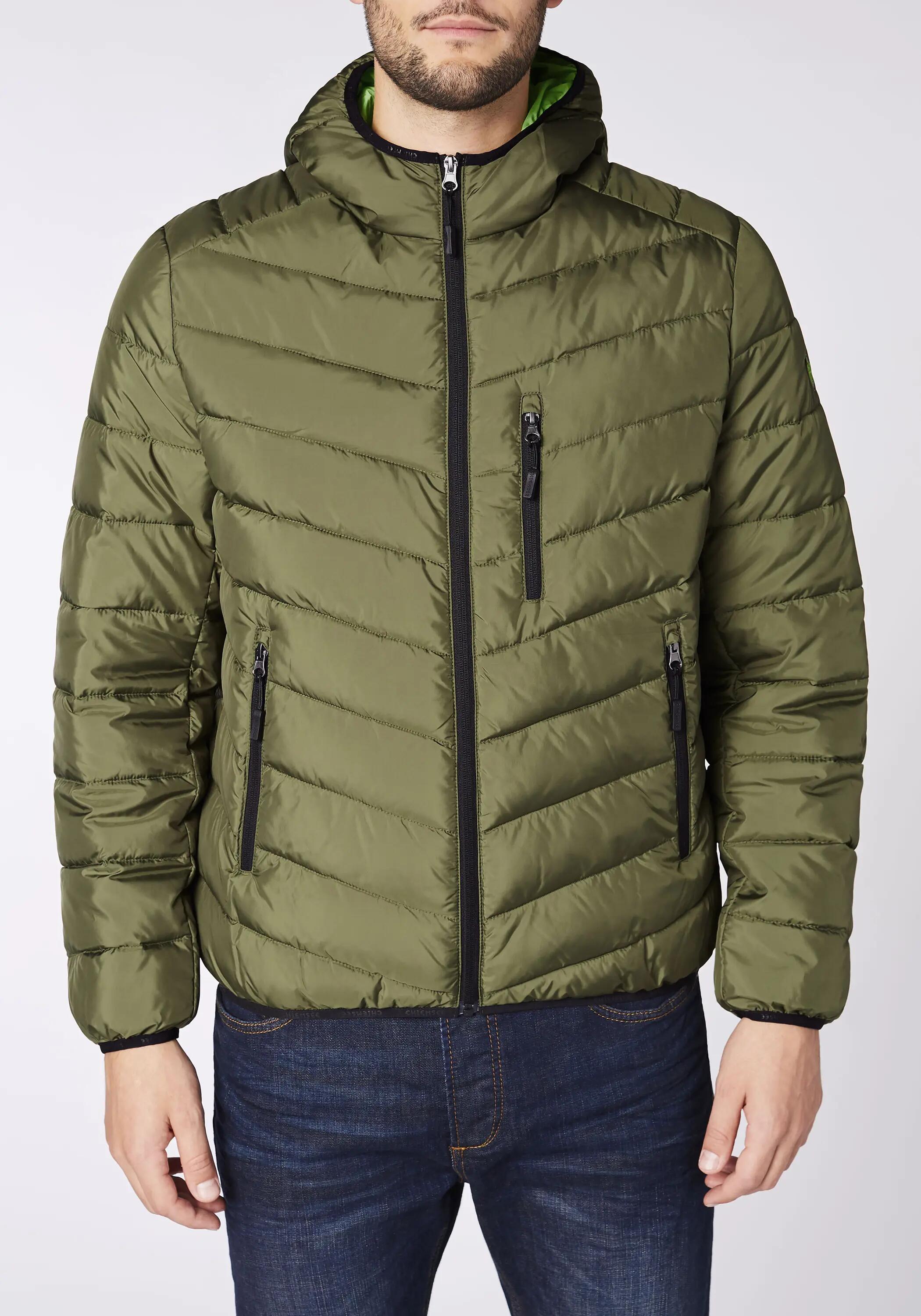 Steppjacke mit leicht glänzender Optik 8/8