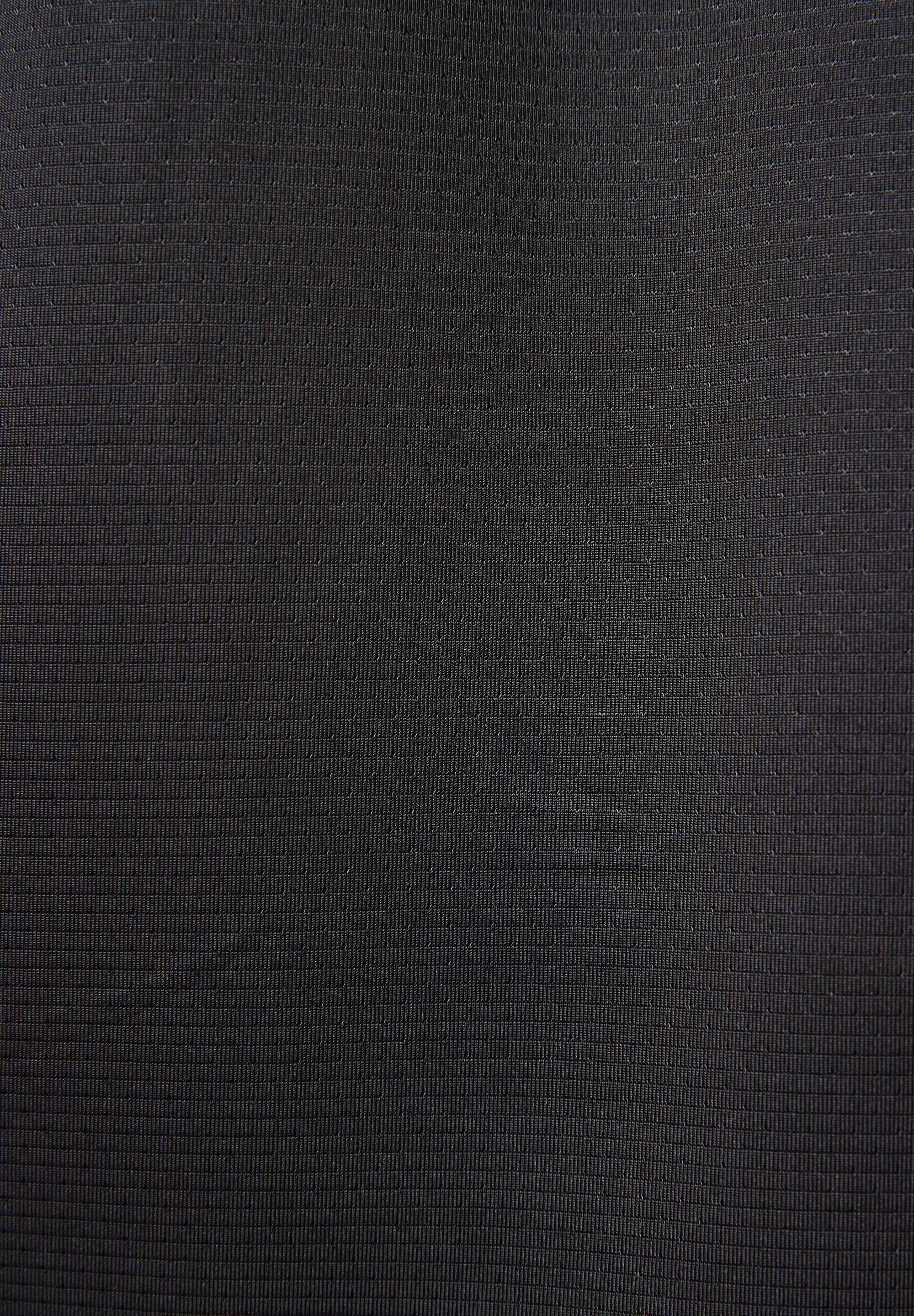 TRAININGSSHIRT HERREN 9/9