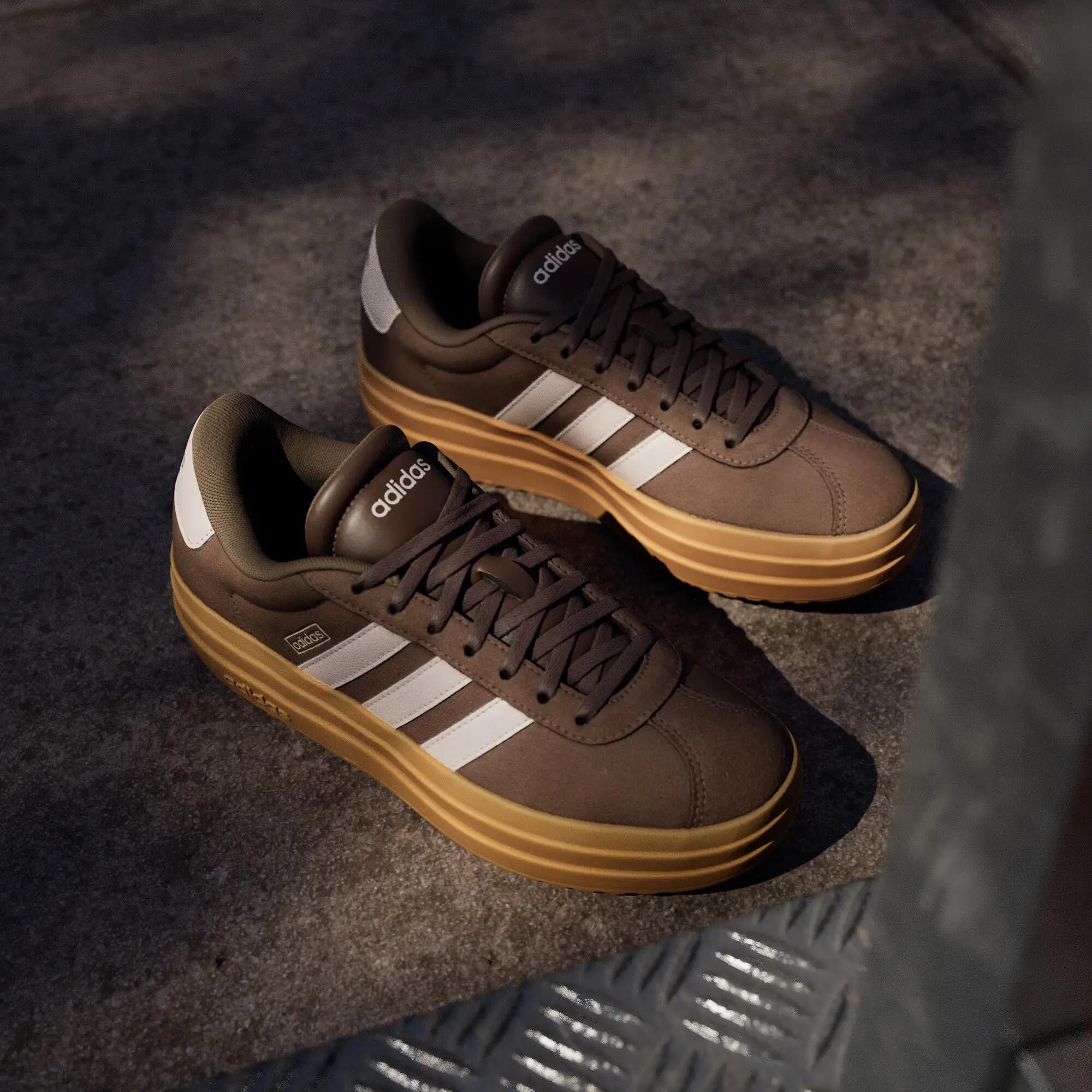 VL Court Bold Schuh 4/16