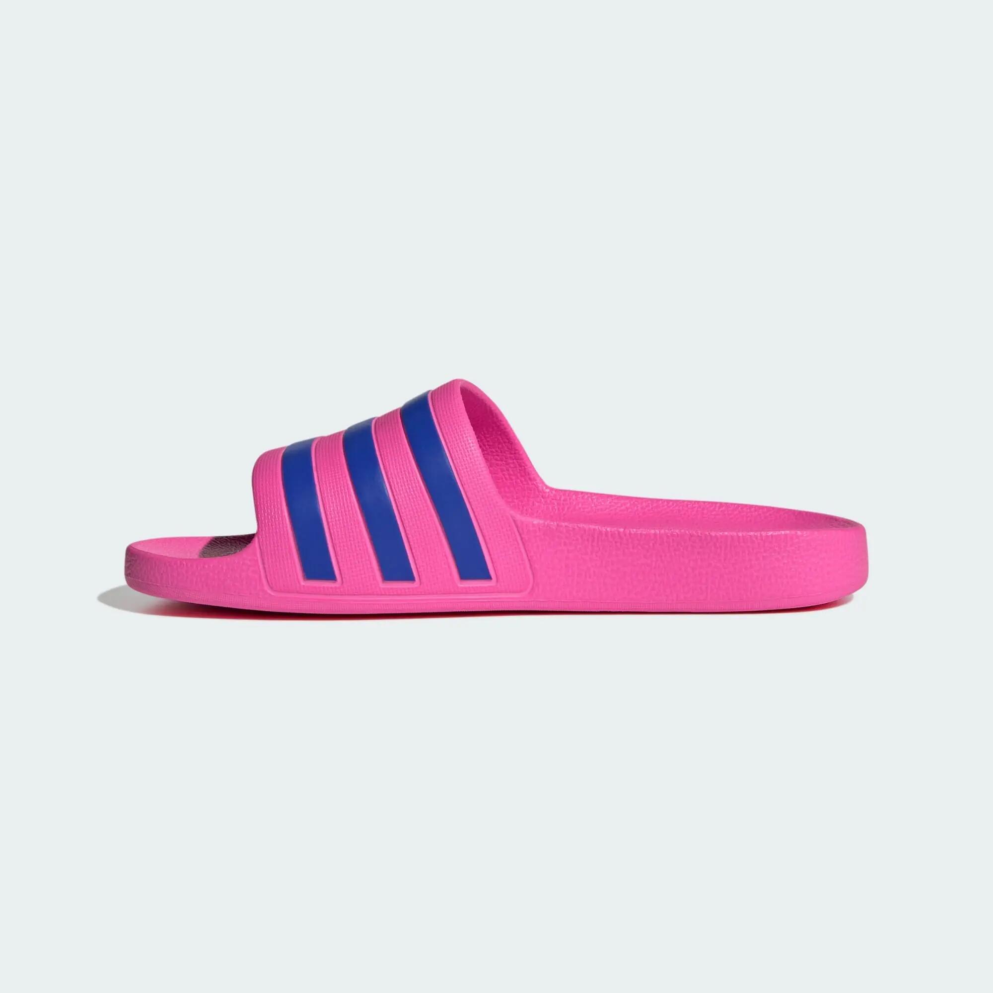 Adilette Aqua Slides 8/15