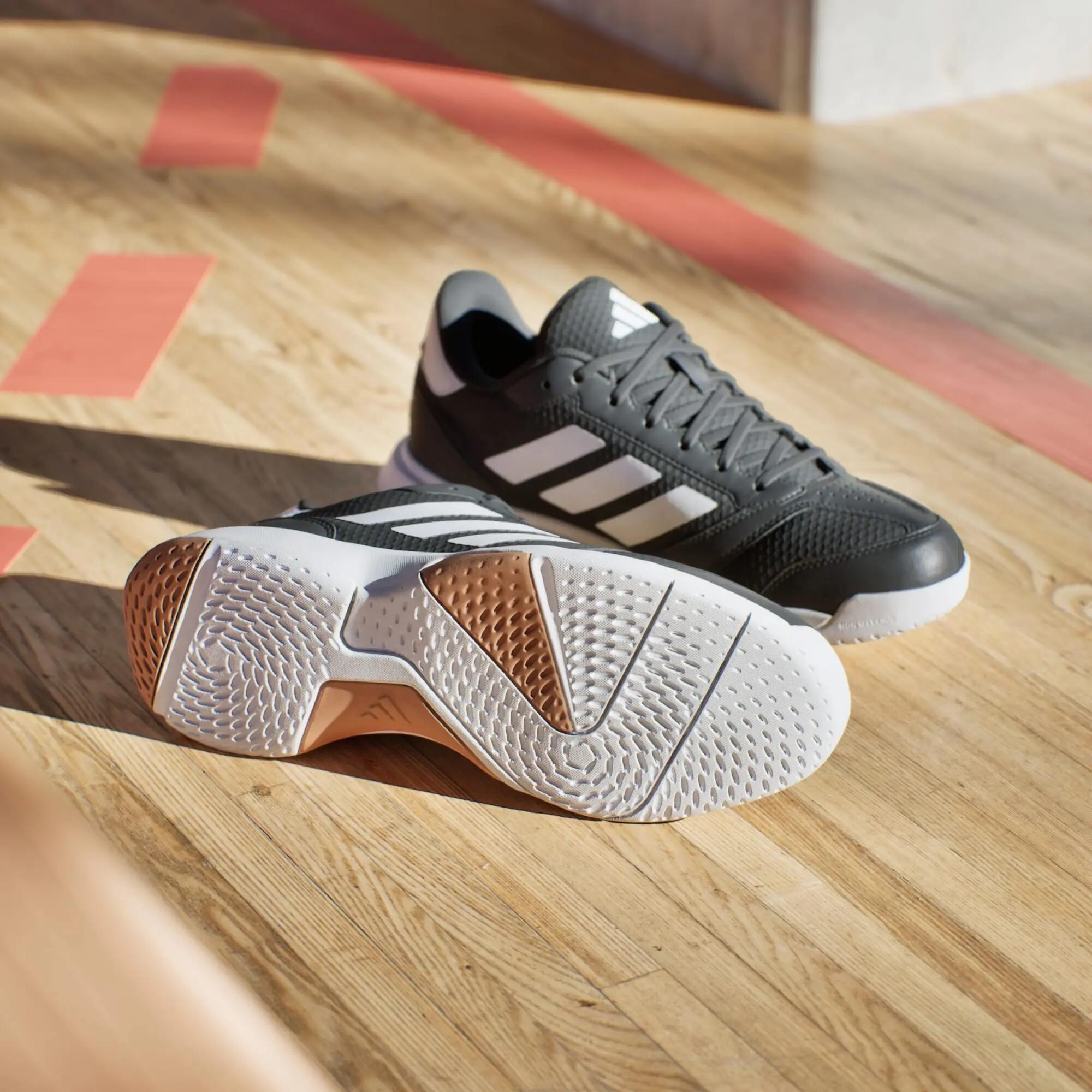 Ligra 8 Indoor Schuh 10/16