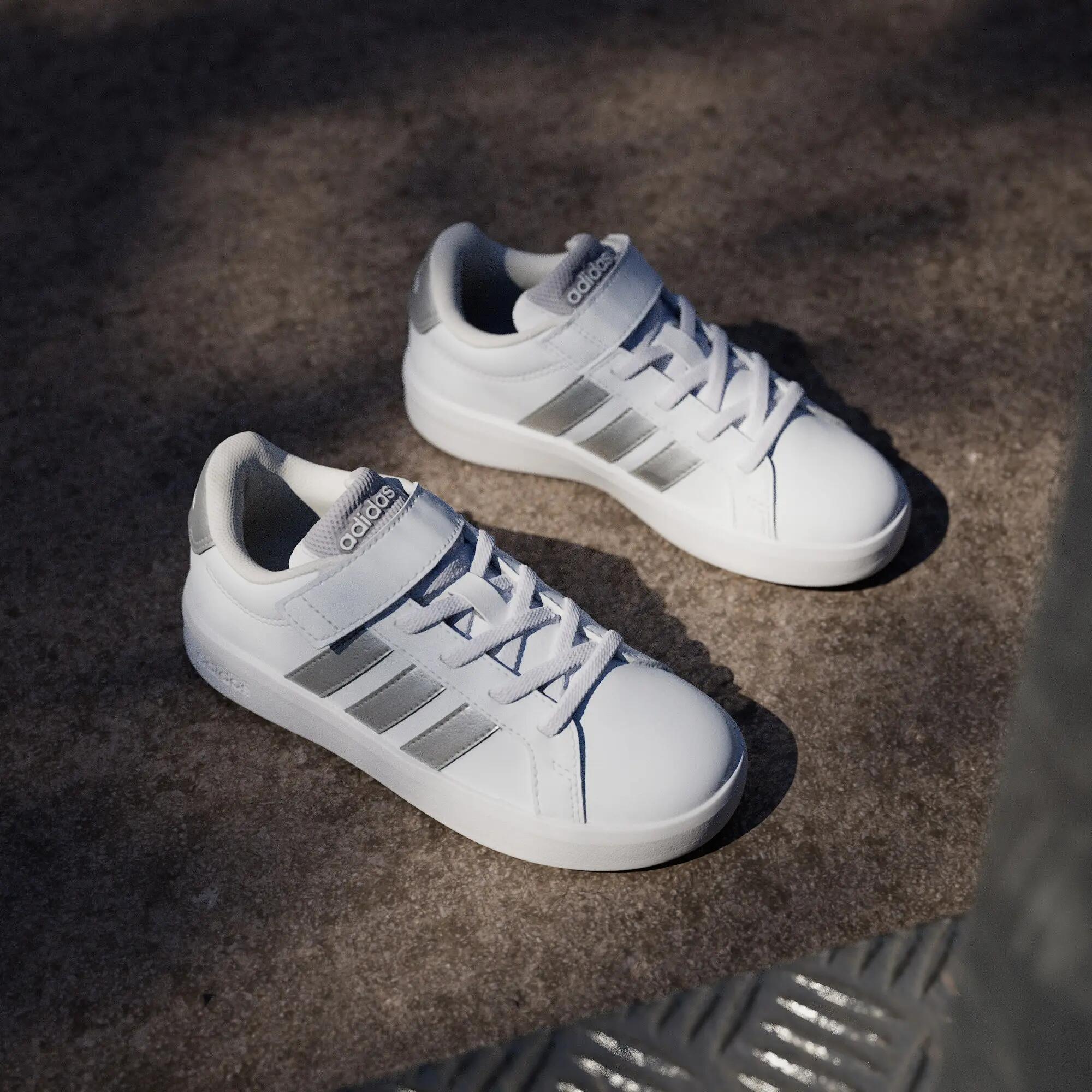 LE SCARPE GRAND COURT 3.0 PER BAMBINI 4/16