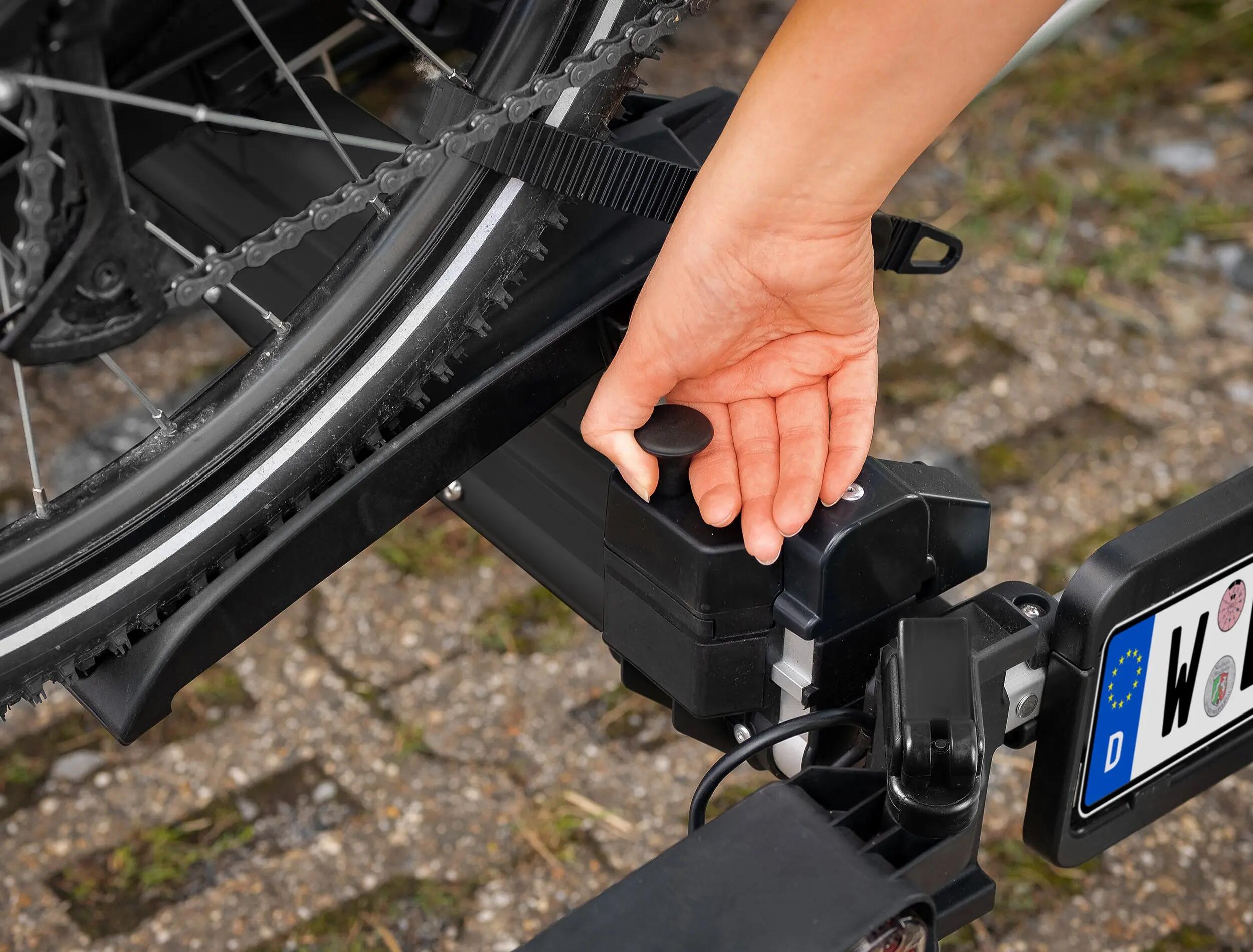 FIETSENREK 2 FIETSEN SD260 ZWART EUFAB SPECIAAL VOOR DRAAIDEUREN 4/12