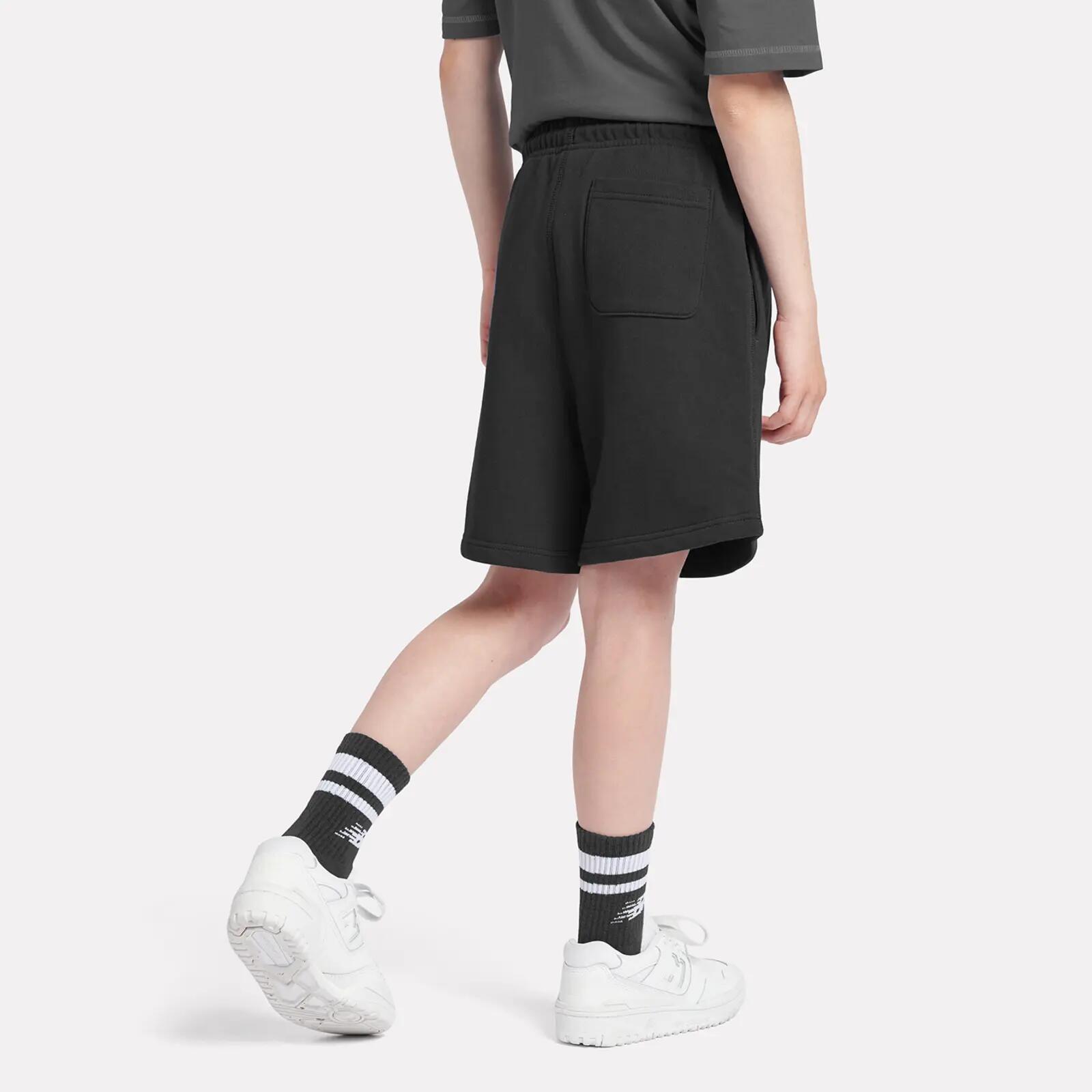 New Balance boys’ French Terry Small Logo Short 2/3