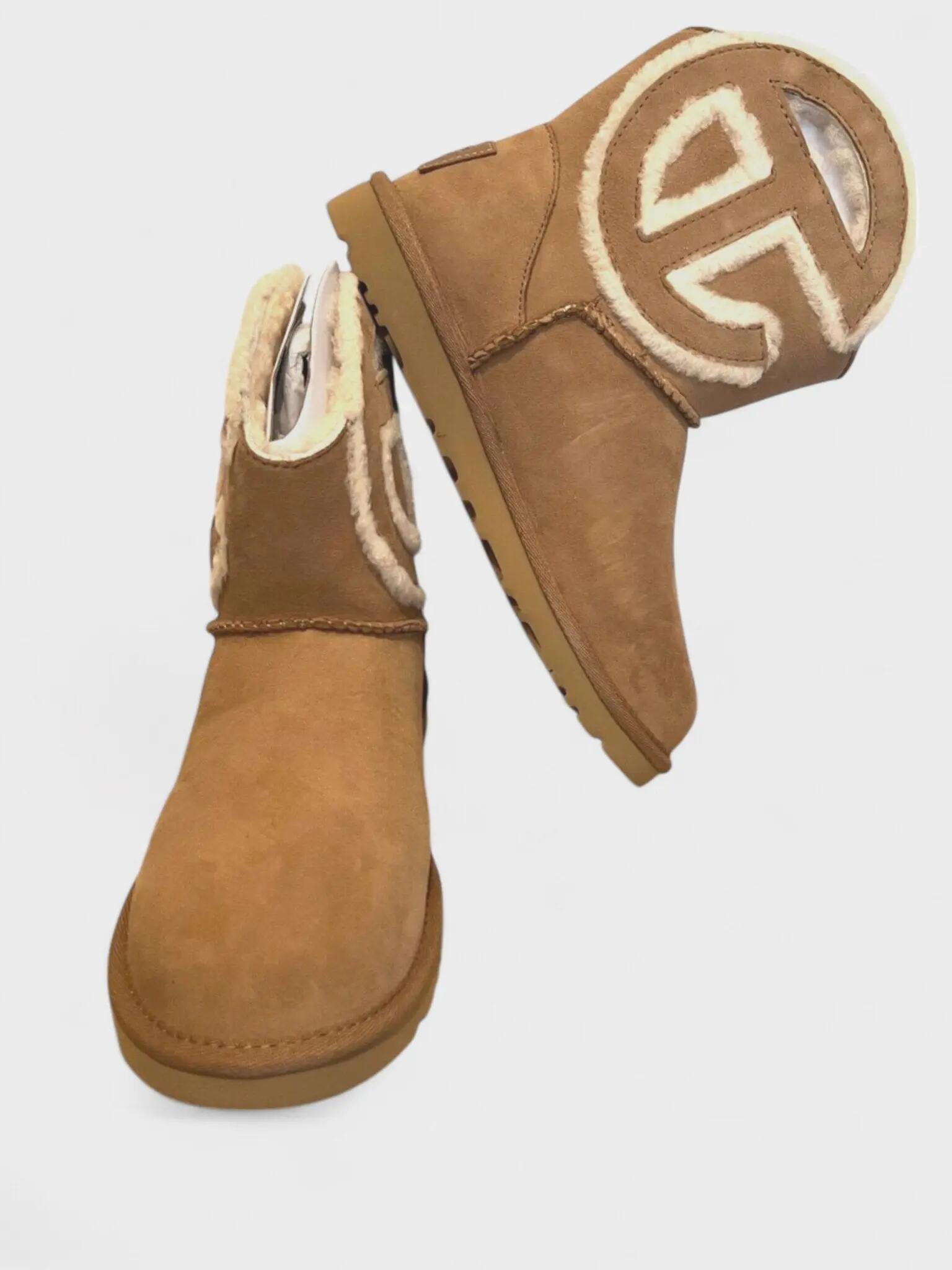 UGG x Telfar Logo Mini Boot Chestnut | Decathlon