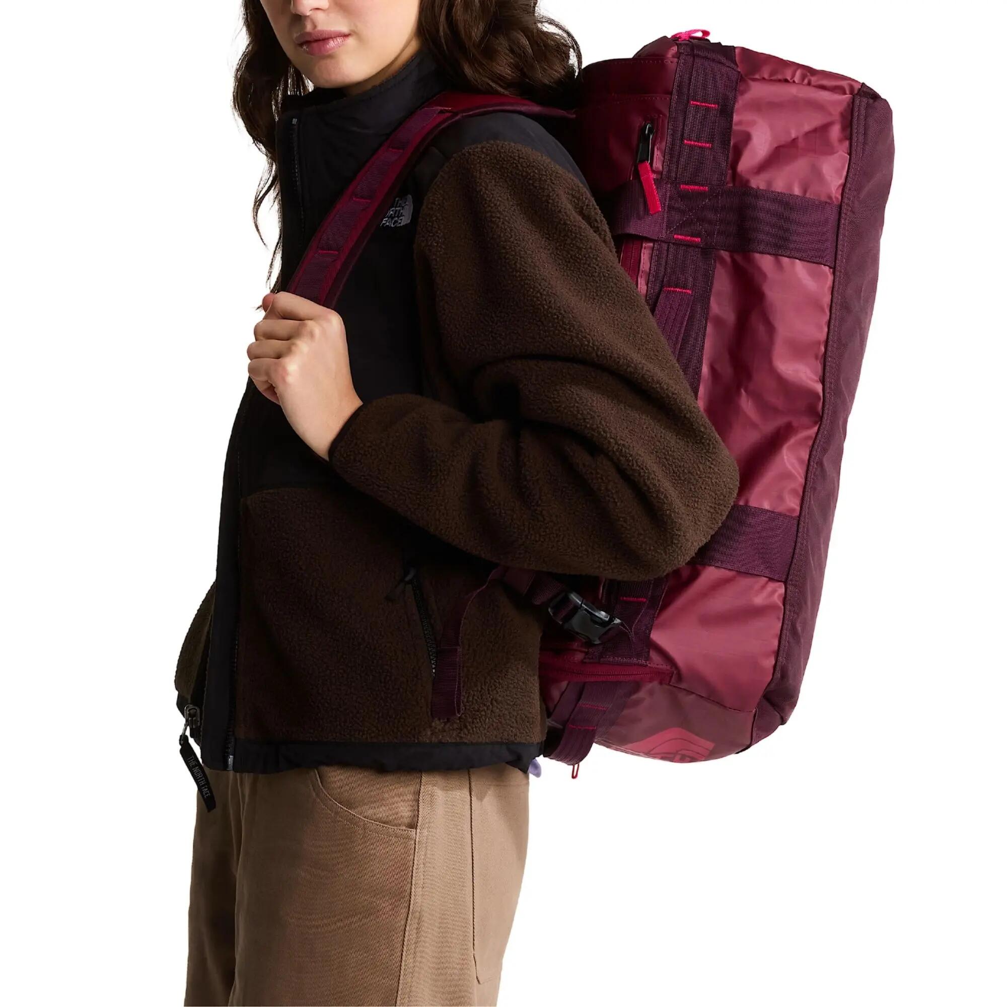 Torba Base Camp Voyager 42L Czerwony - NF0A52RQWWM 4/4